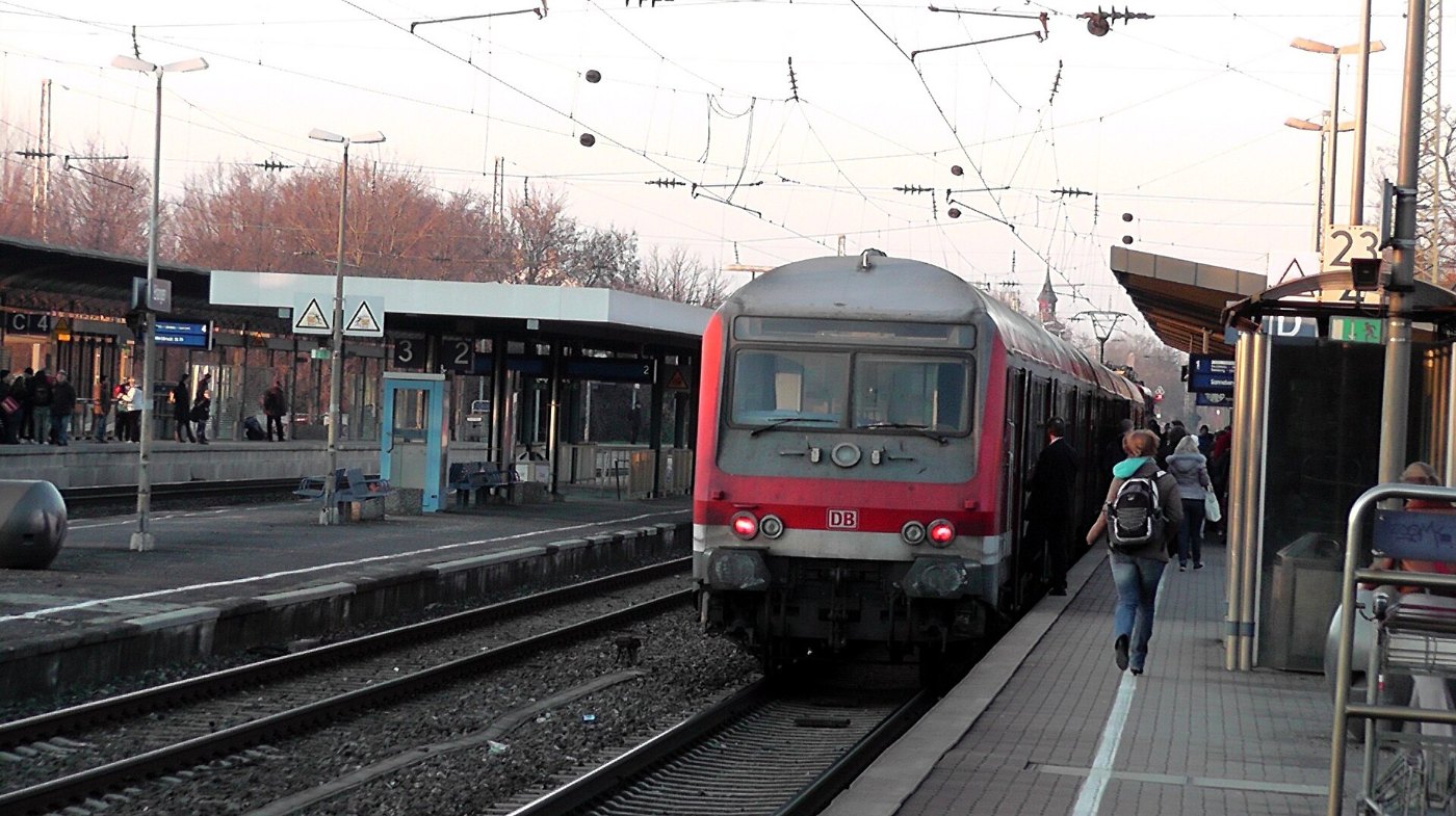 Wittenberger Steuerwagen in Erlangen Hbf 2011 01 17