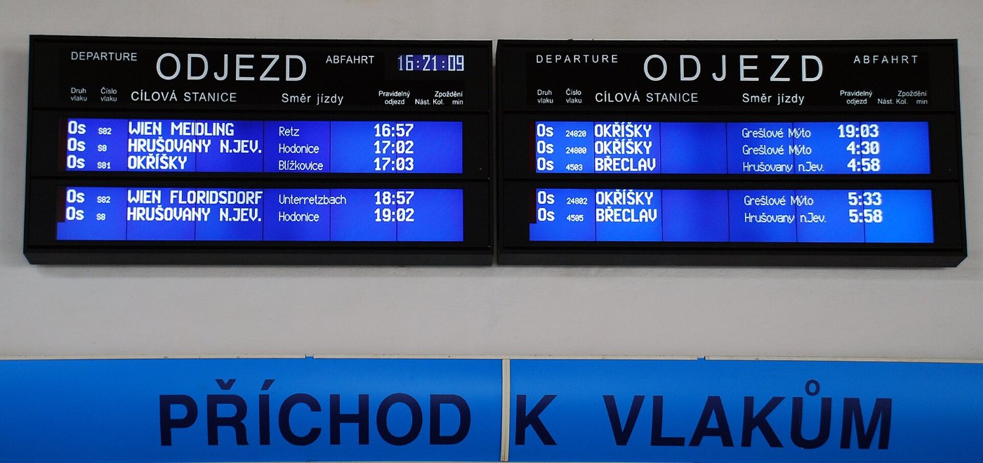Znojmo Bahnhof Zuganzeigen