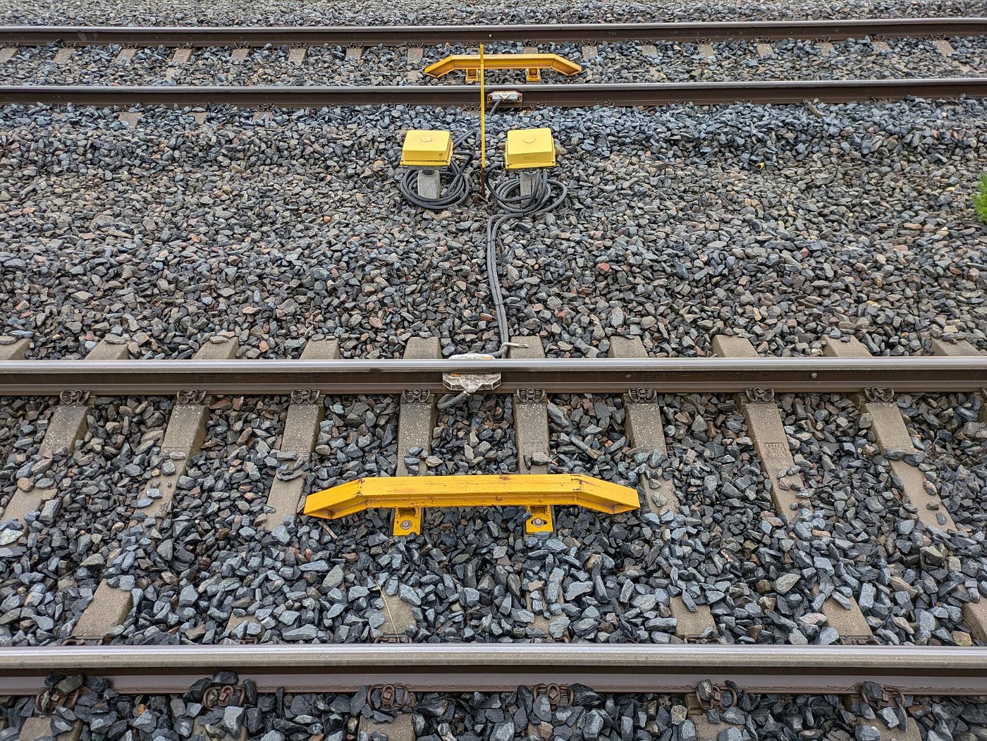 Axle counters on railway tracks