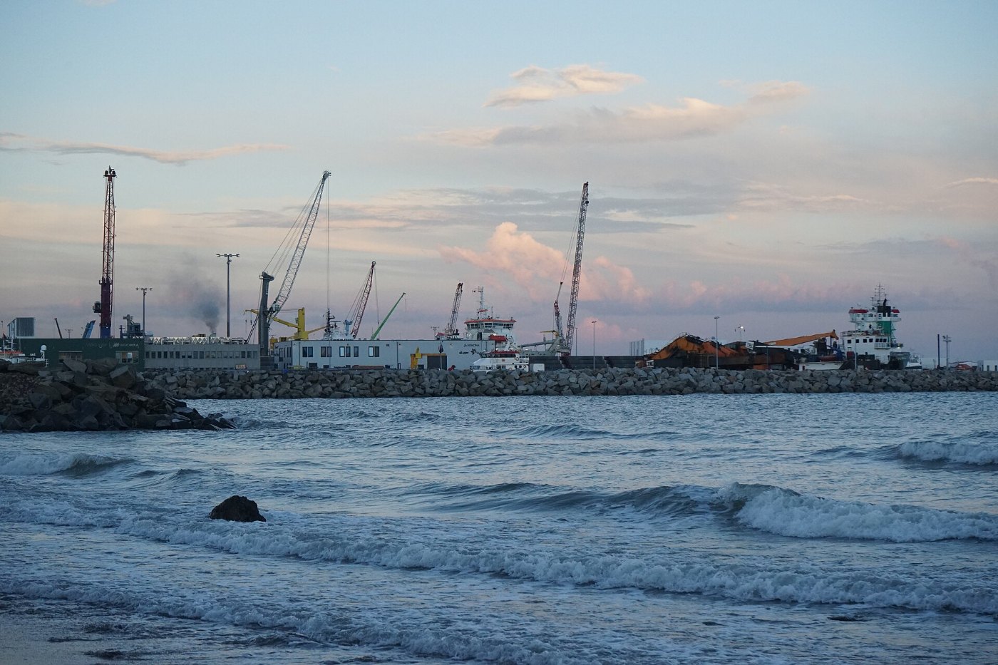 Strand am Fährhafen Sassnitz am 30.10.2018 003