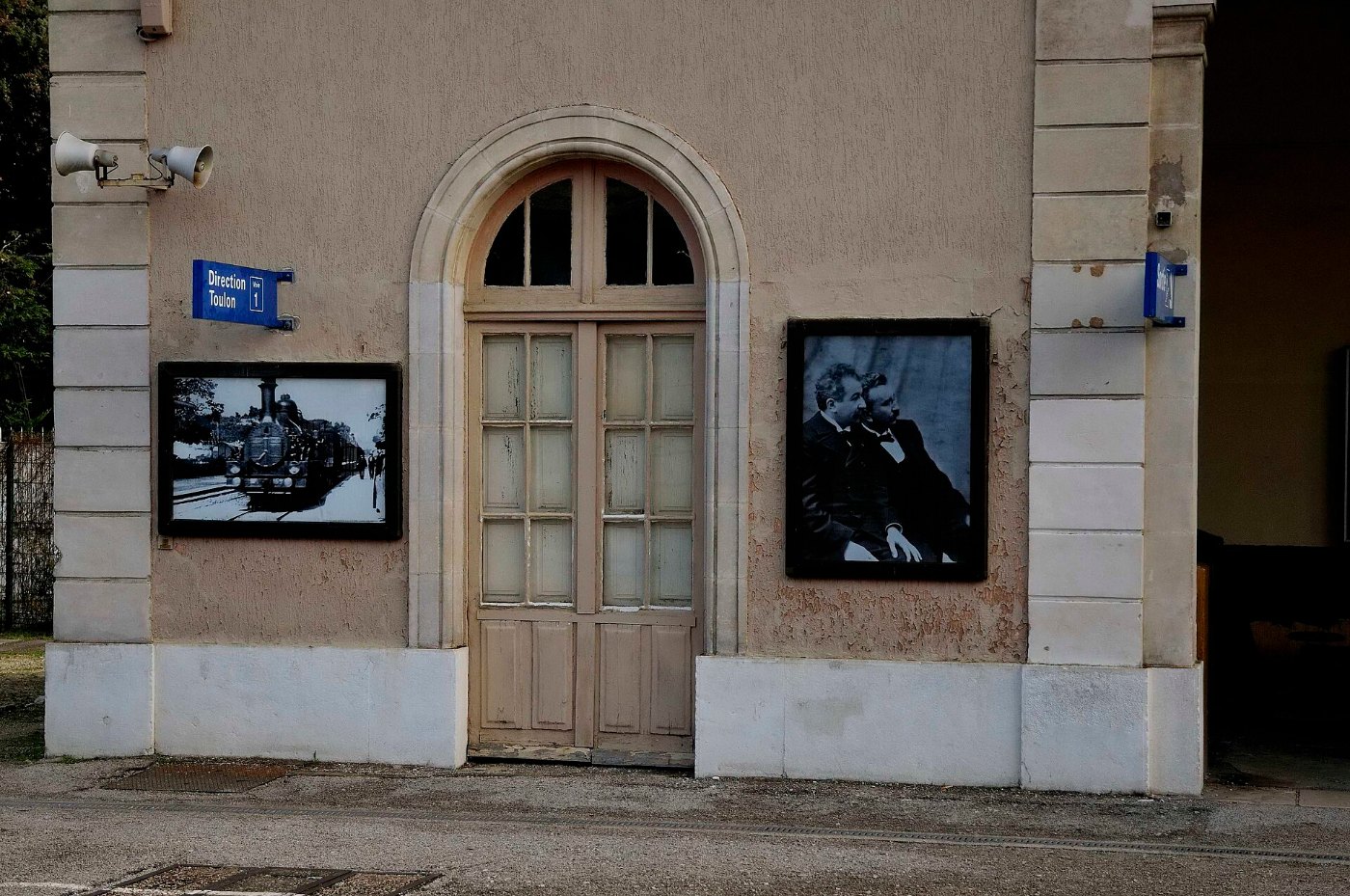 Les frères Lumiéres quai de la gare de la Ciotat france