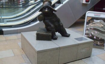 Paddington station Paddington Bear statue