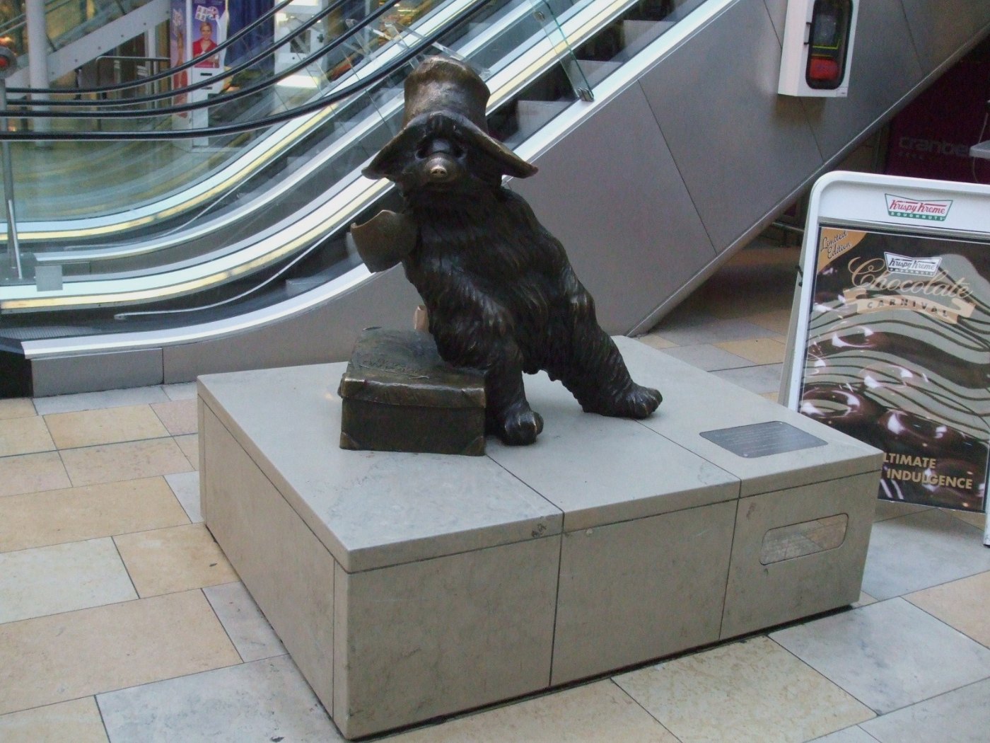 Paddington station Paddington Bear statue