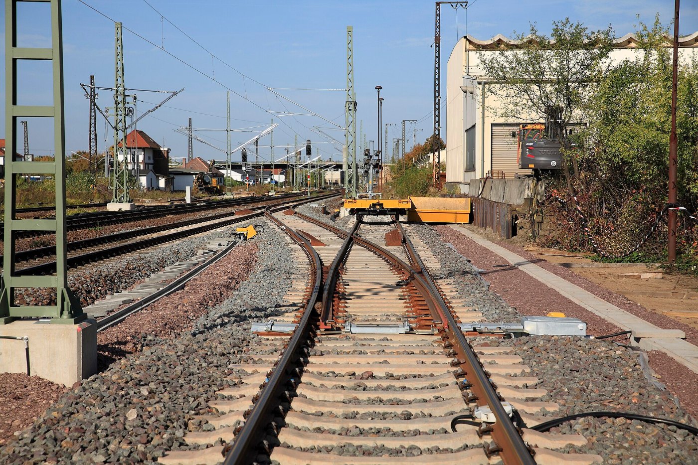 Verzweigung mehrerer Gleise an einem Bahnhof