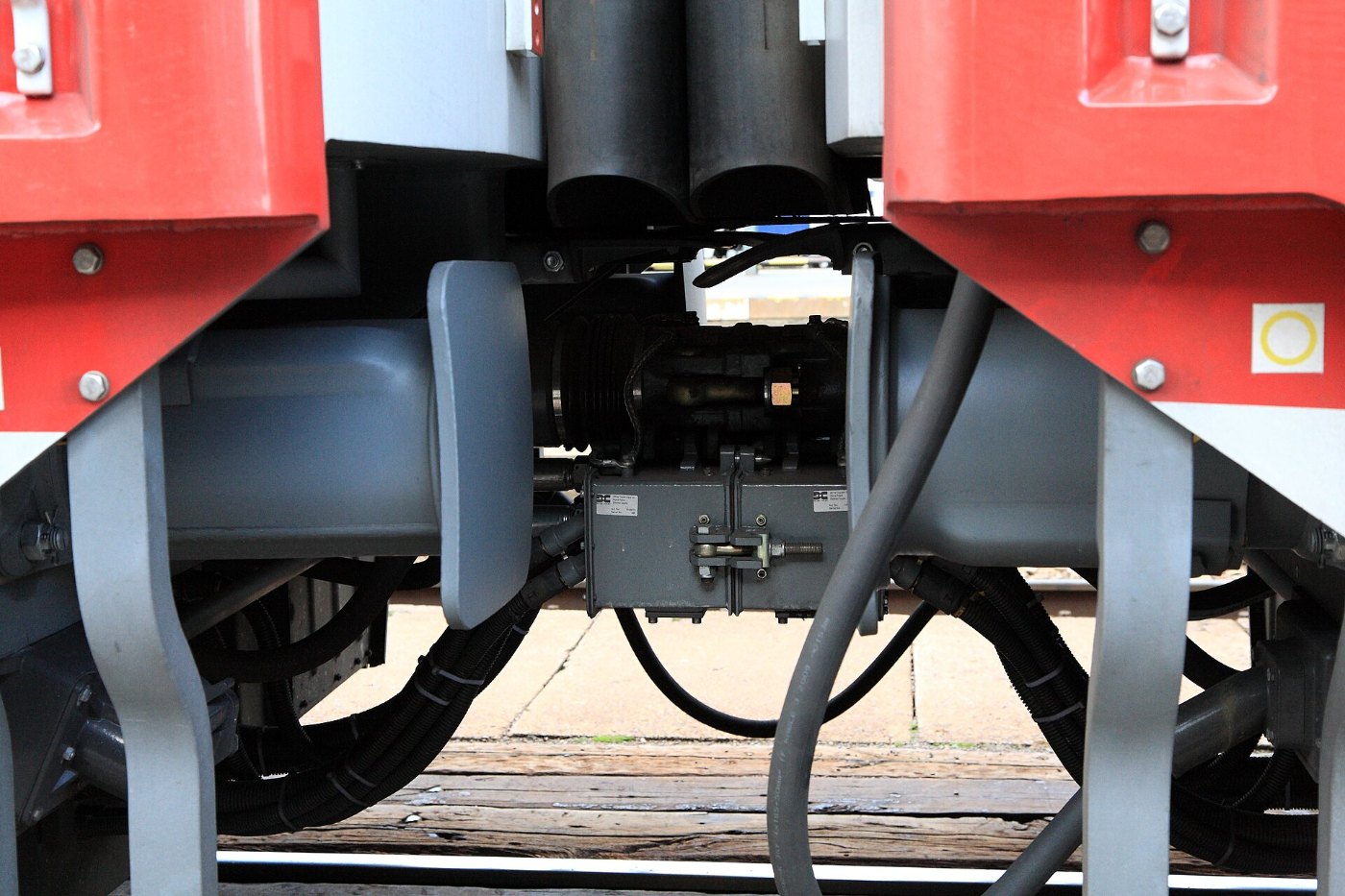 Kupplung und Bremsschläuche zwischen zwei Güterwagen