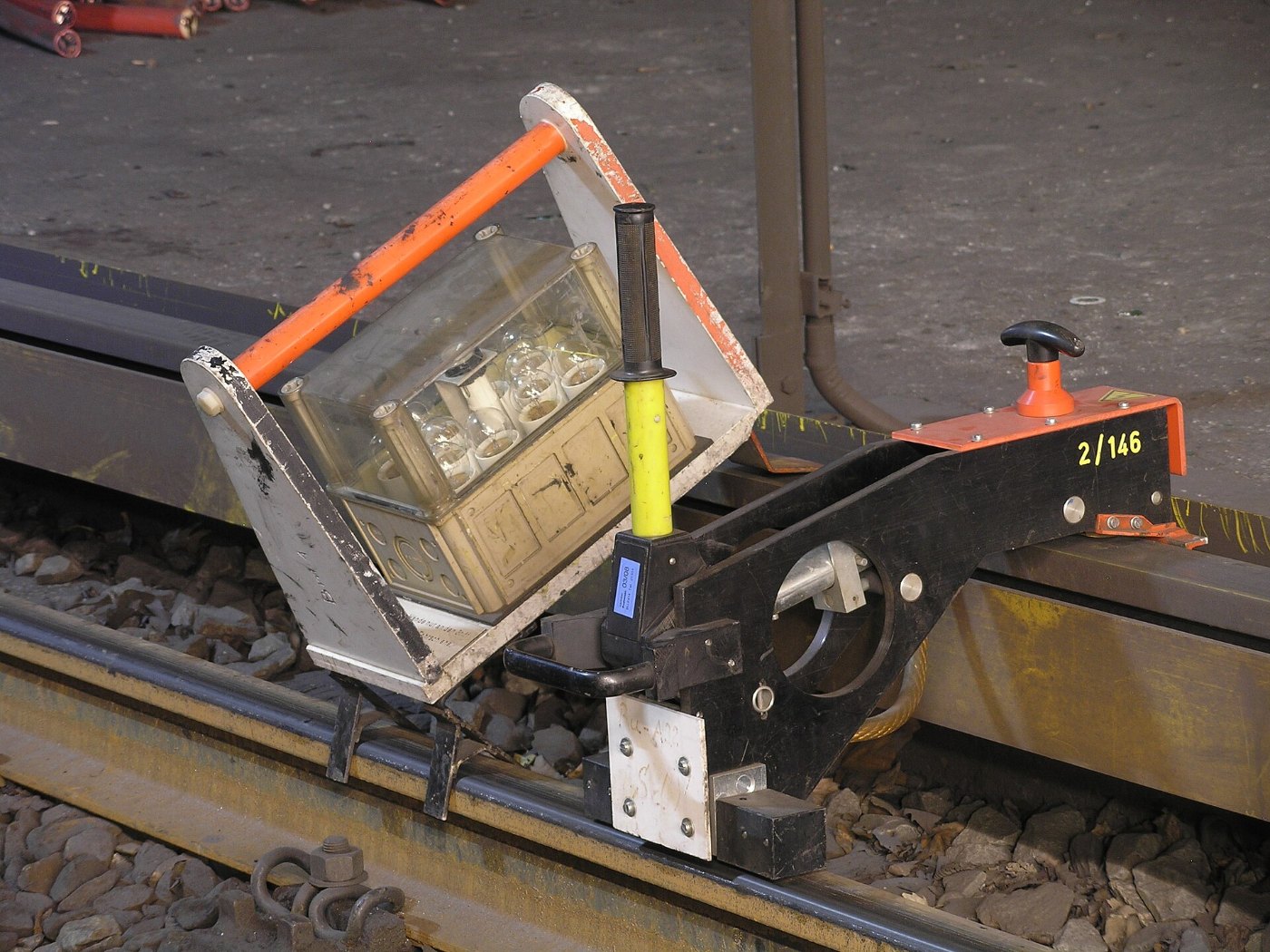 Berliner U Bahn Kurzschliesser und Strompruefkasten