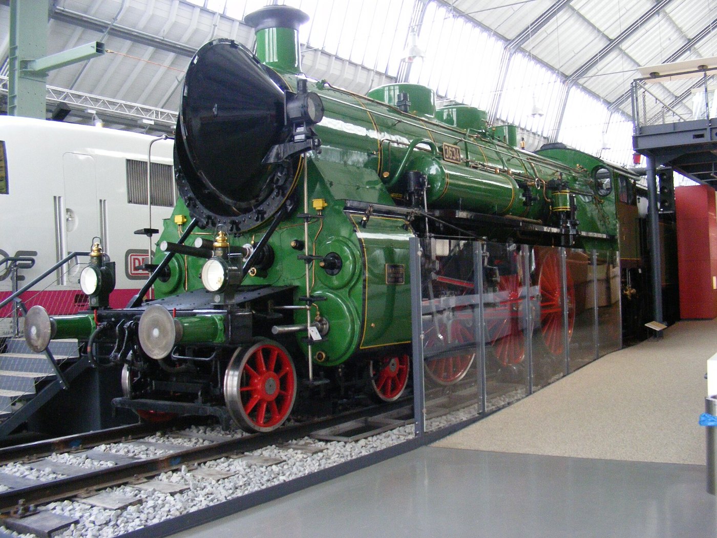 Schnellzuglokomotive S 3 6 (Bayern) vorne links Verkehrszentrum