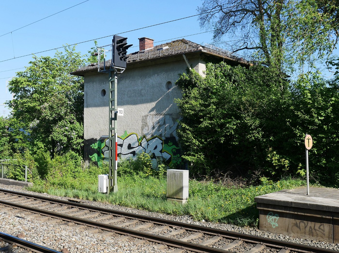 Bahnhof Poing Haltstellgebäude 2020