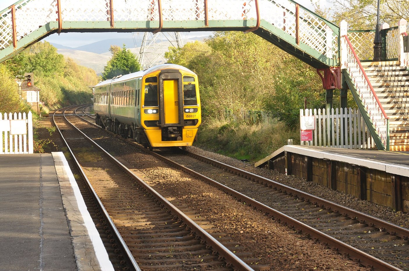 Class 158 at Llanfairpwll railway station (7567)