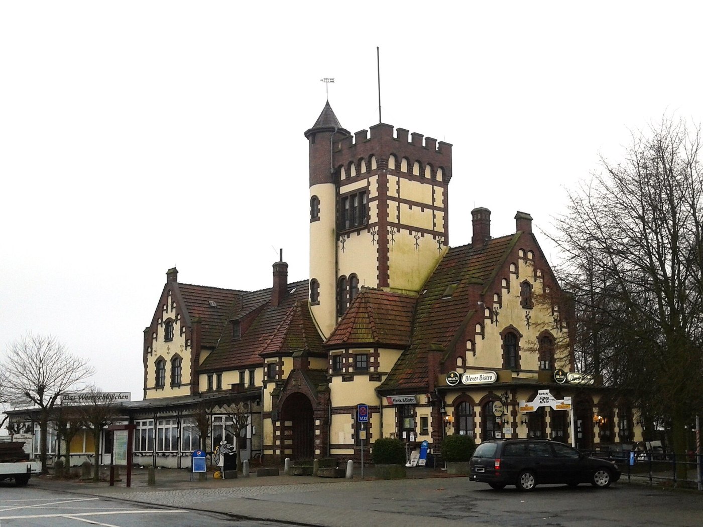 Blexen (Nordenham) ehemaliger denkmalgeschützter Bahnhof Das Weserschlöß