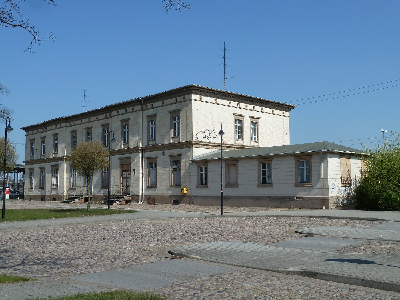 BfNeustadtDosseEmpfangsgebäude