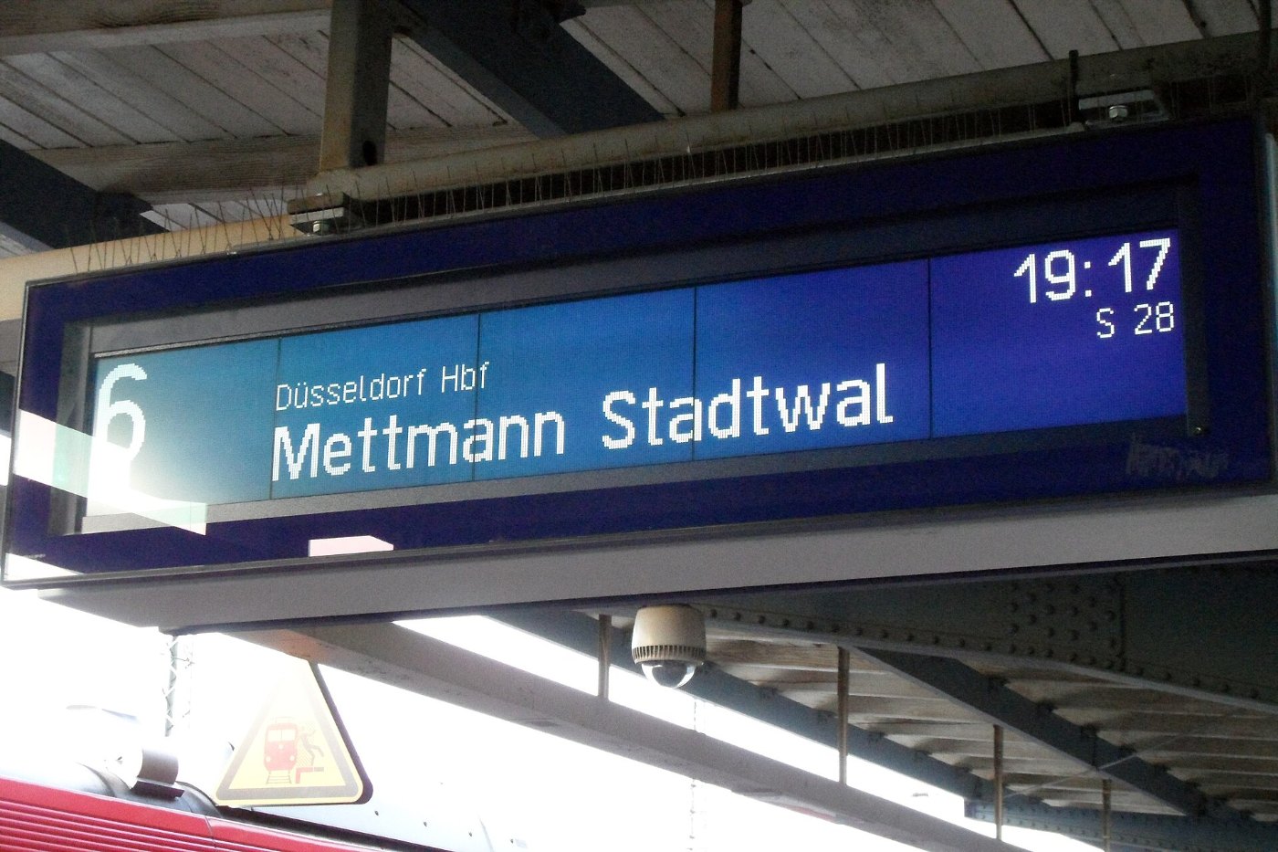 S01 300 Bf Neuss, Zugzielanzeiger