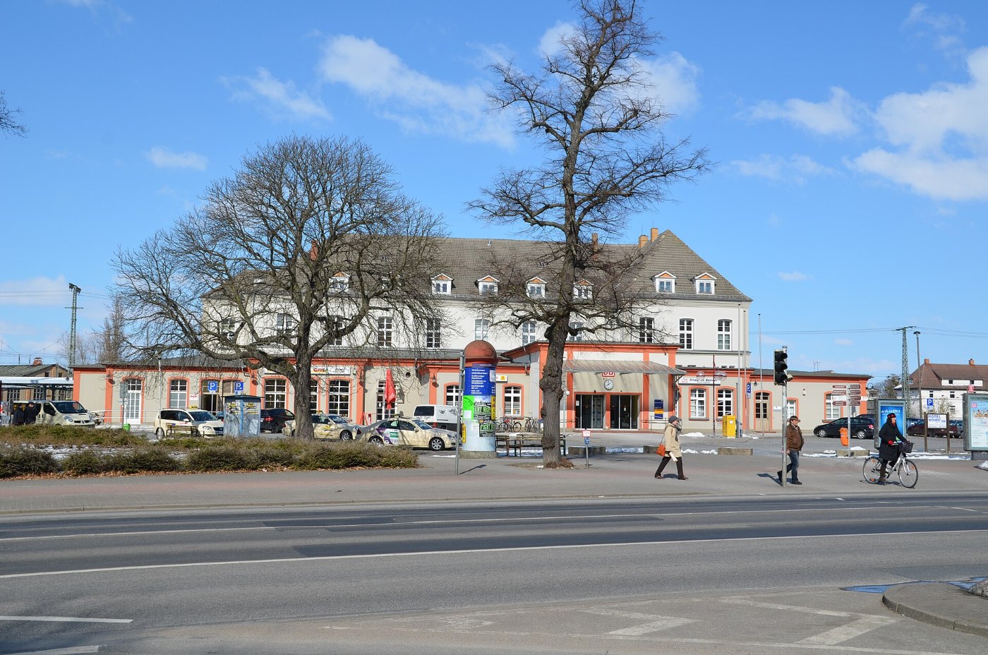 Bahnhof Neubrandenburg station building 2013