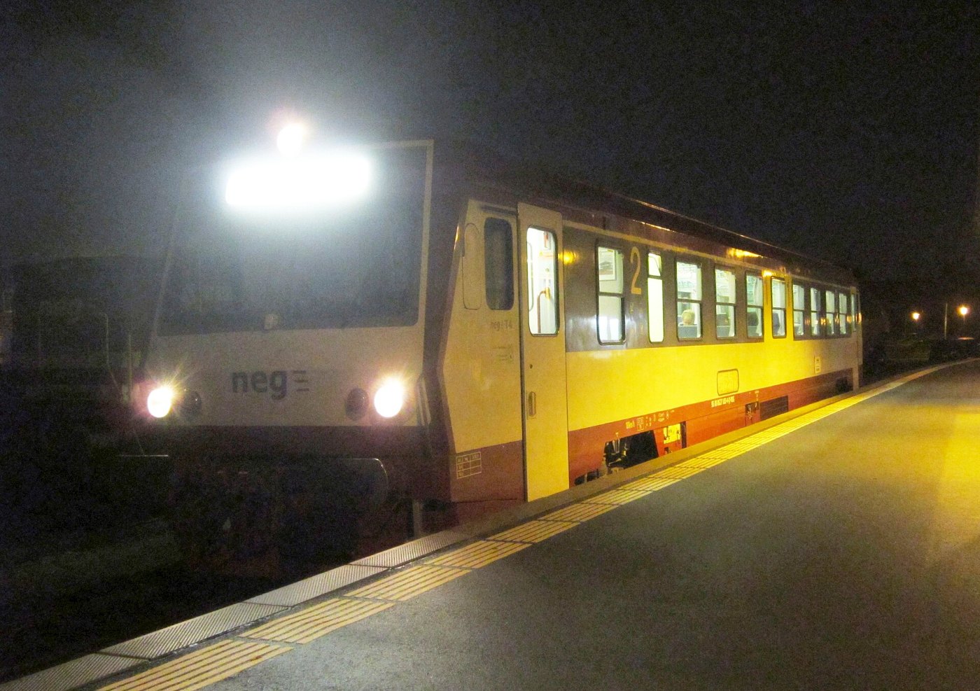 Neg train at Niebüll railway station