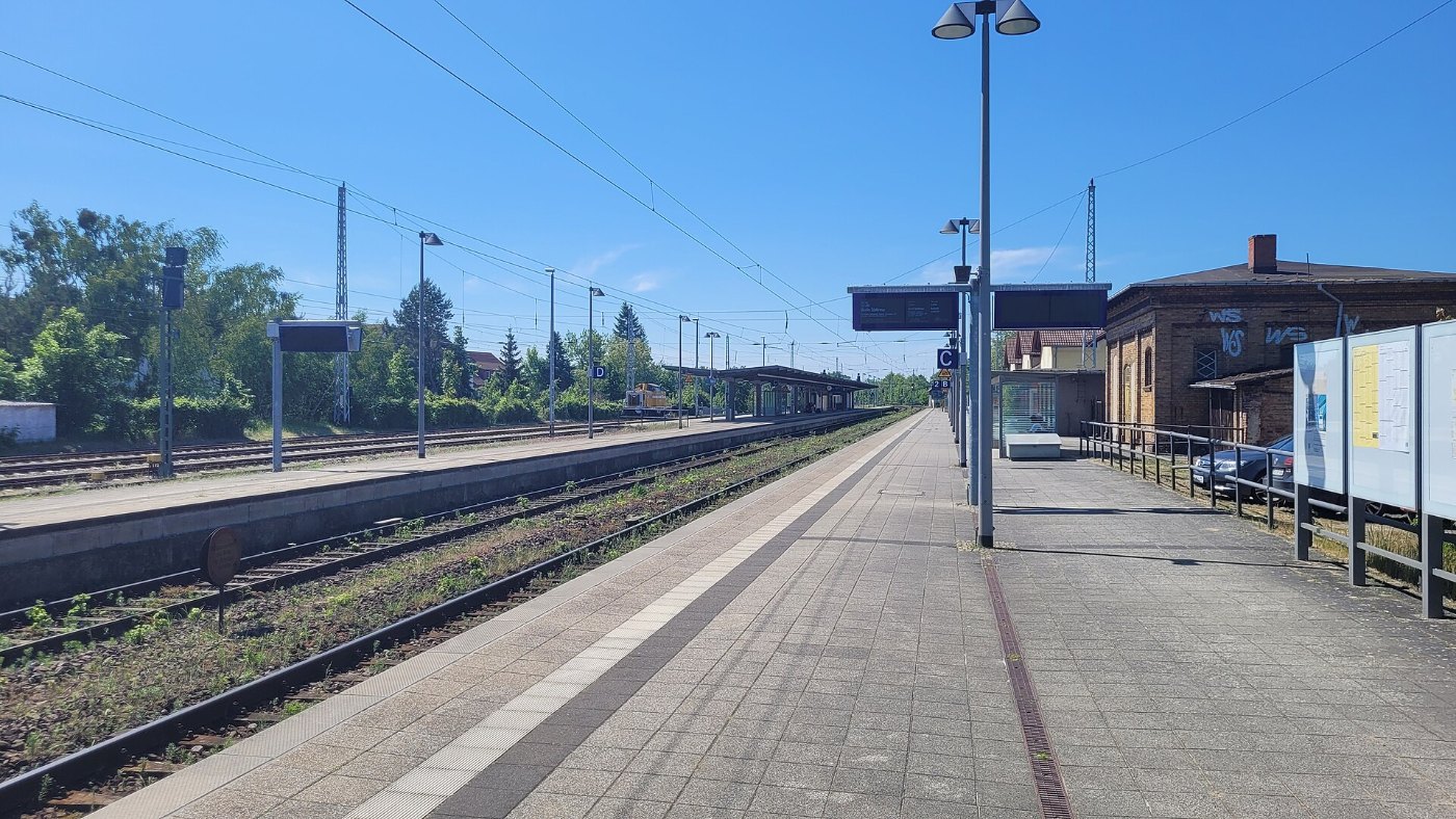 Neustrelitz Hbf Bahnsteigseite Mai24