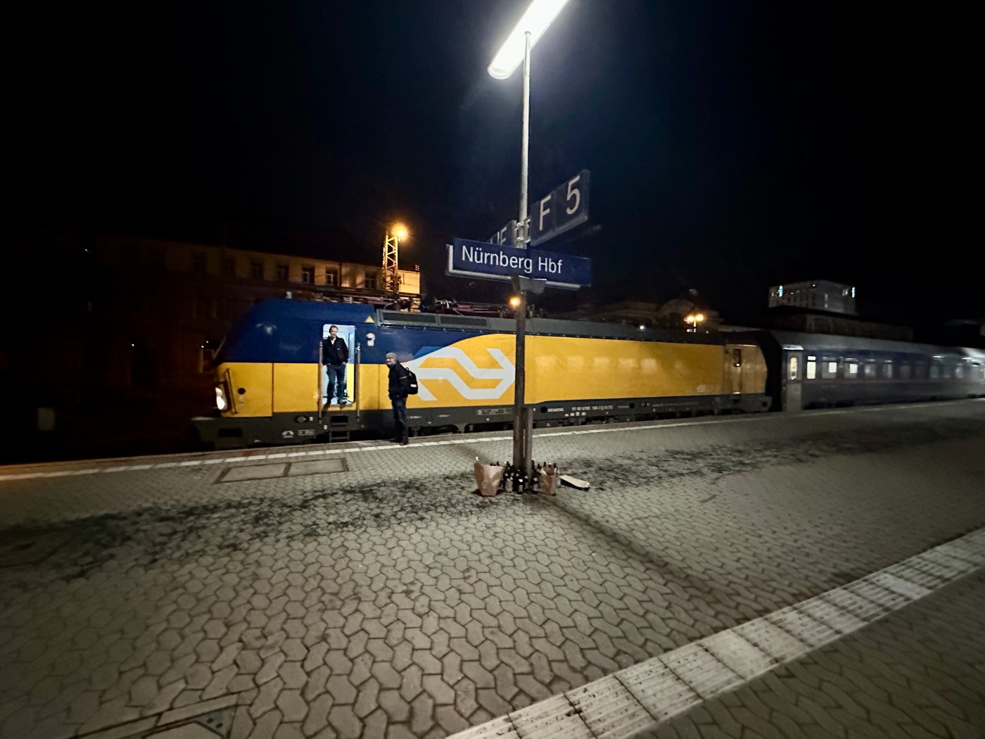 Vectron-Lok im Nürnberger Hauptbahnhof