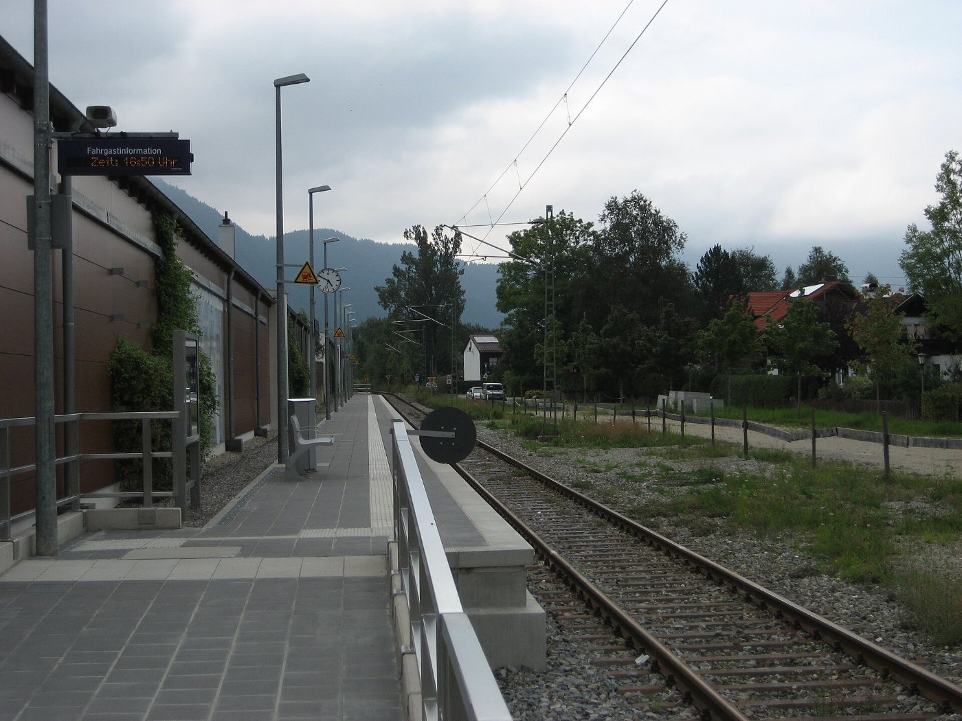 Bahnhof Oberammergau, Bahnsteig und Gleis, Sep 2014