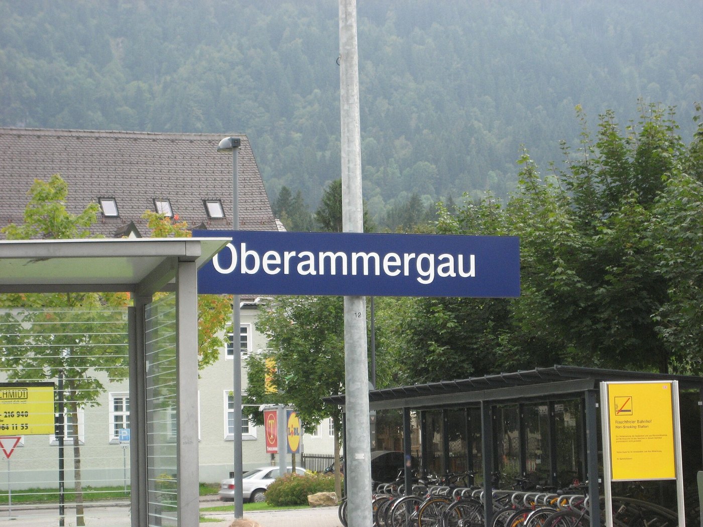 Oberammergau, Bahnhofsschild