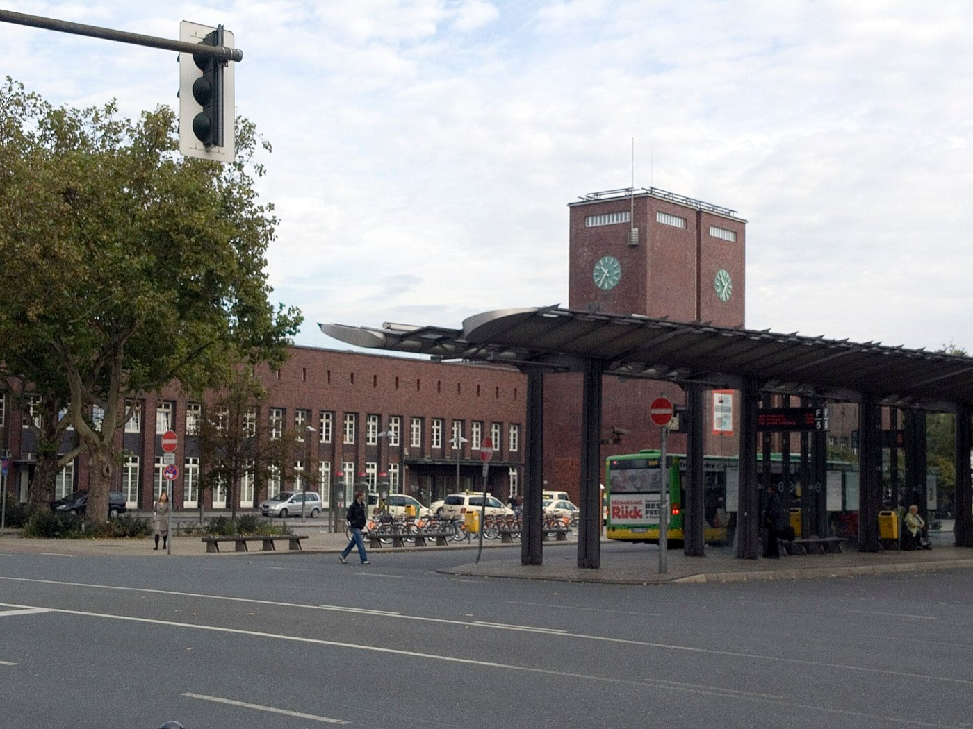 NRW, Oberhausen Willy Brandt Platz, Hauptbahnhof