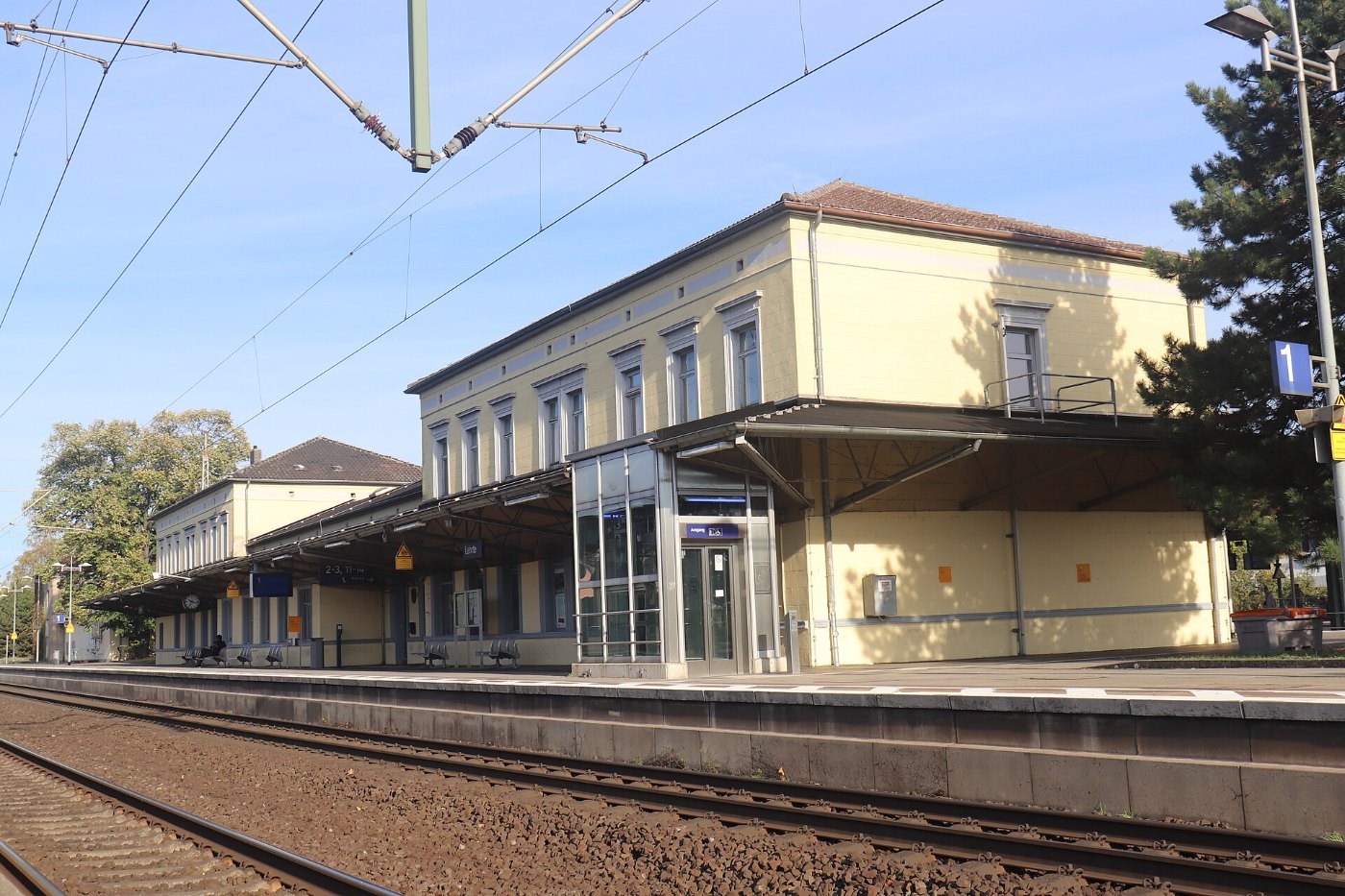2018 10 31 10.17.56 Lehrte, Bahnhofsgebäude