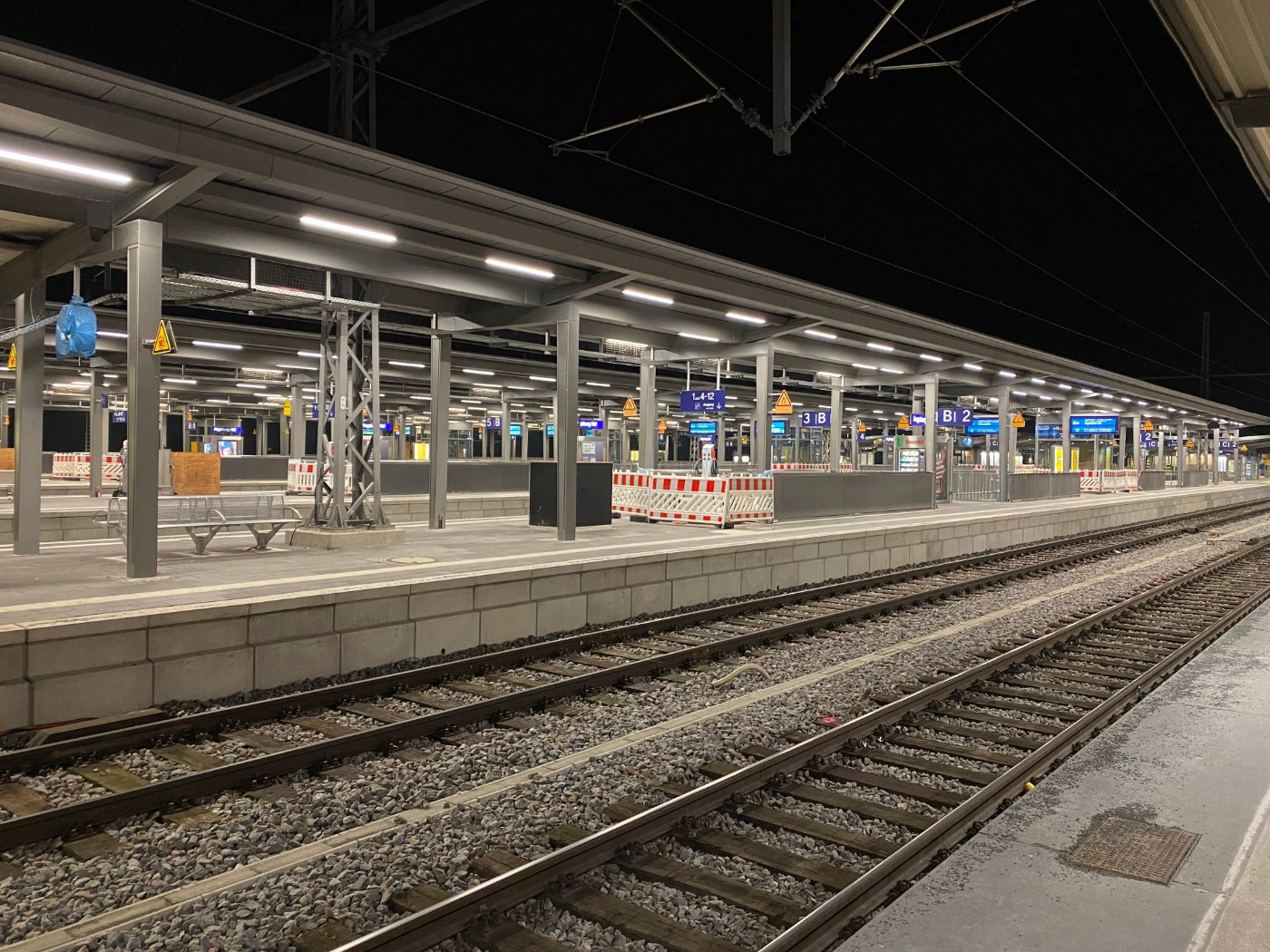 Das Empfangsgebäude des Augsburger Hauptbahnhofs