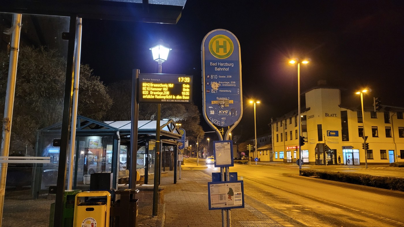 Anzeigetafel am Bahnhof Bad Harzburg