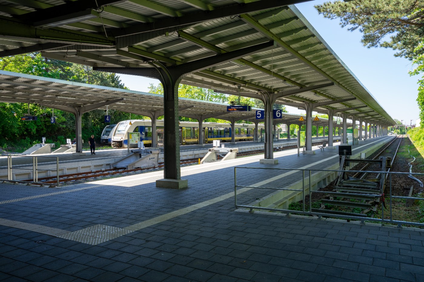 Bahnsteig am Bahnhof Bad Harzburg