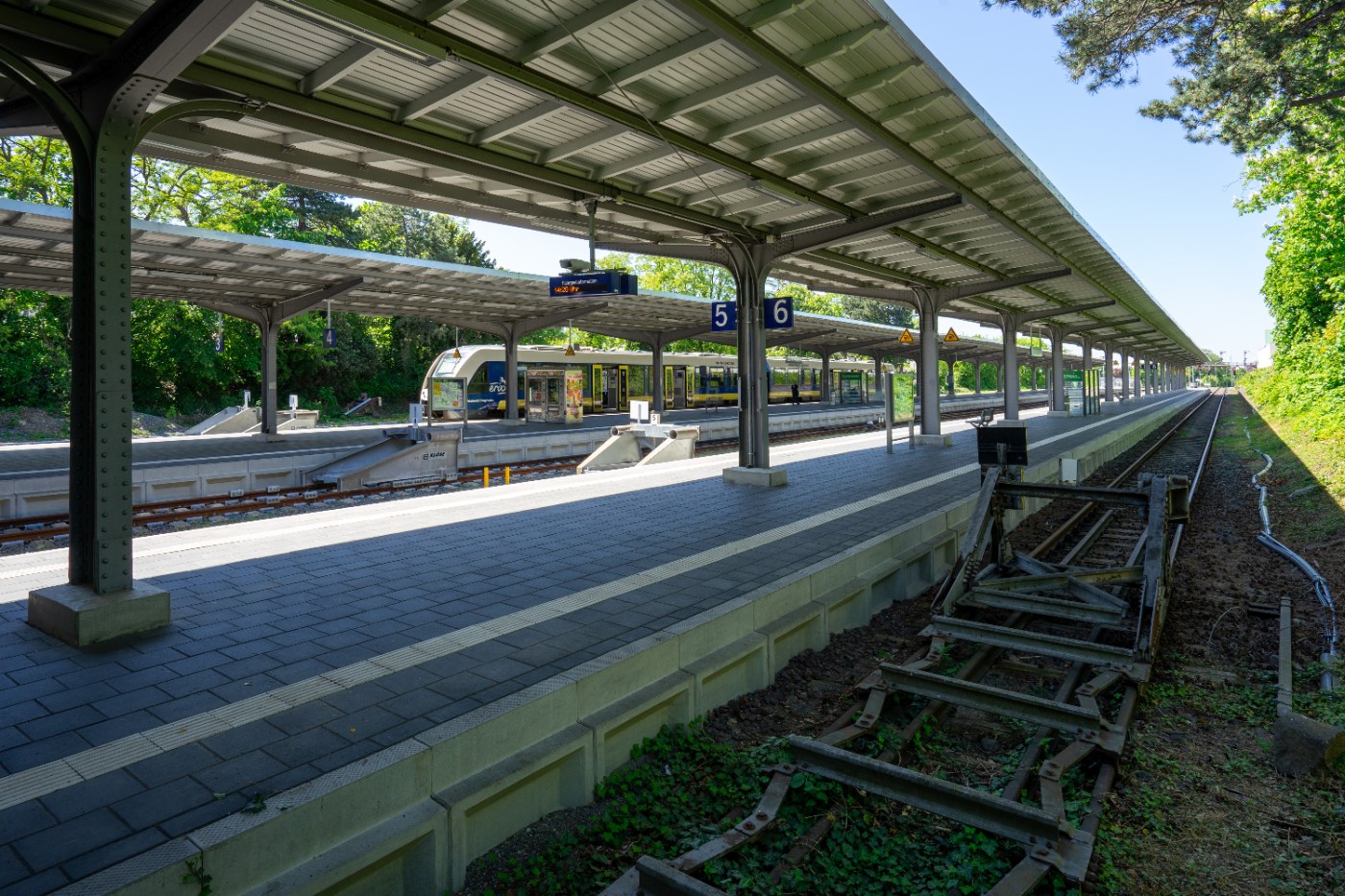 Bahnsteig am Bahnhof Bad Harzburg
