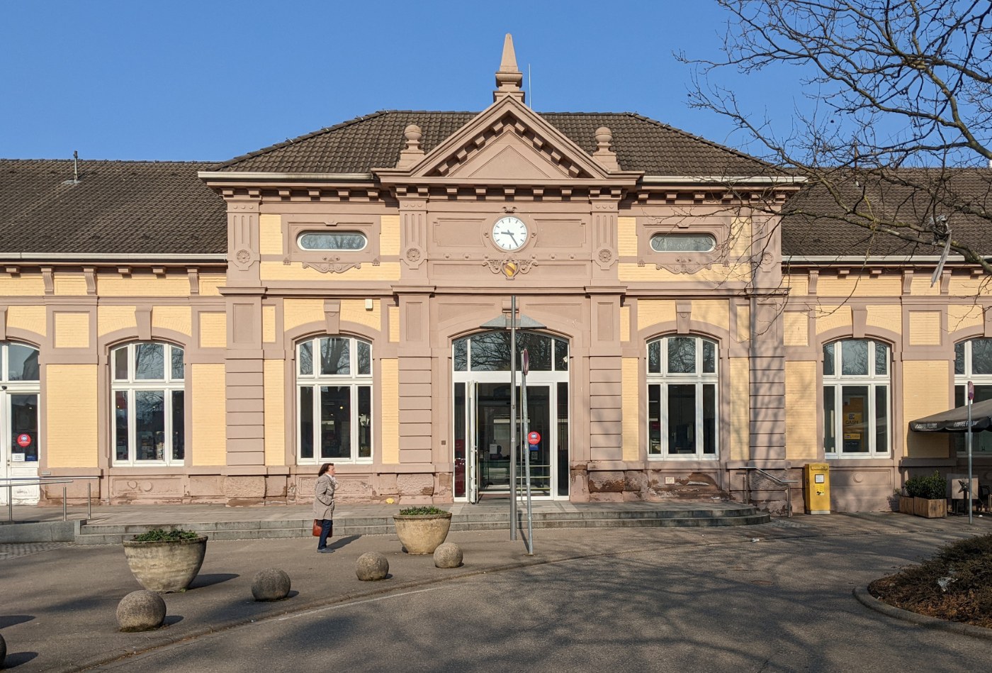 Bahnhof Baden-Baden, Detail