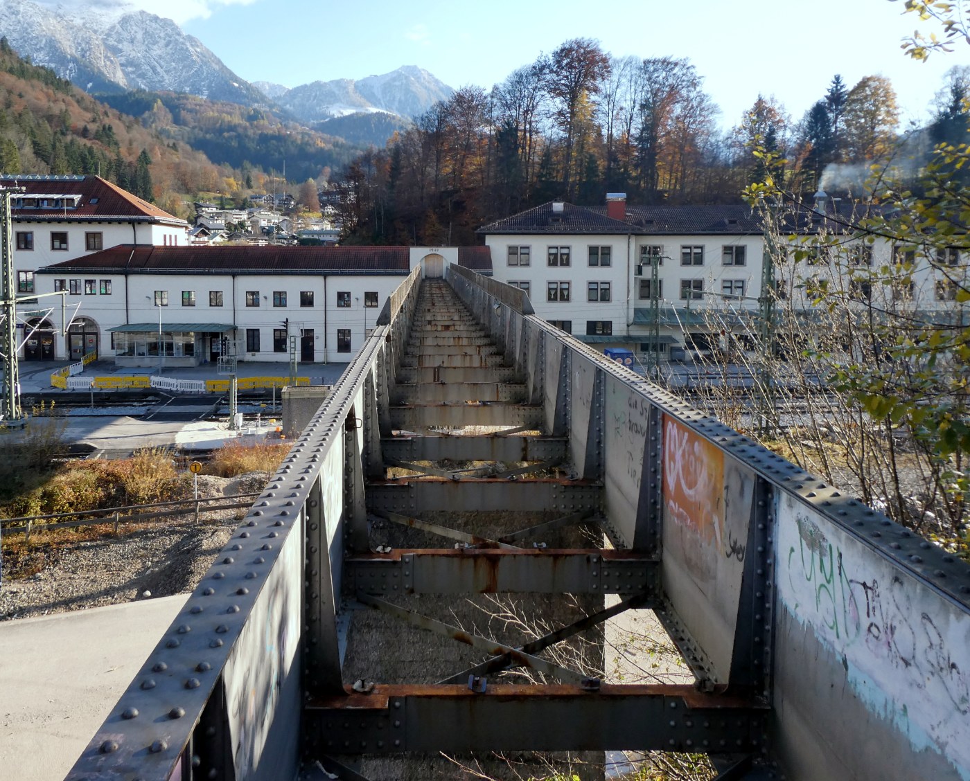 Fußgängerbrücke über die Gleise in Berchtesgaden