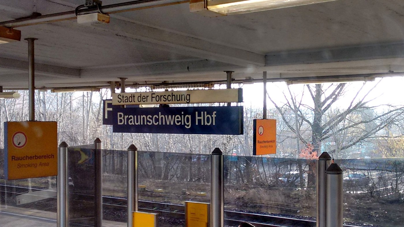 Bahnhofsschild Braunschweig