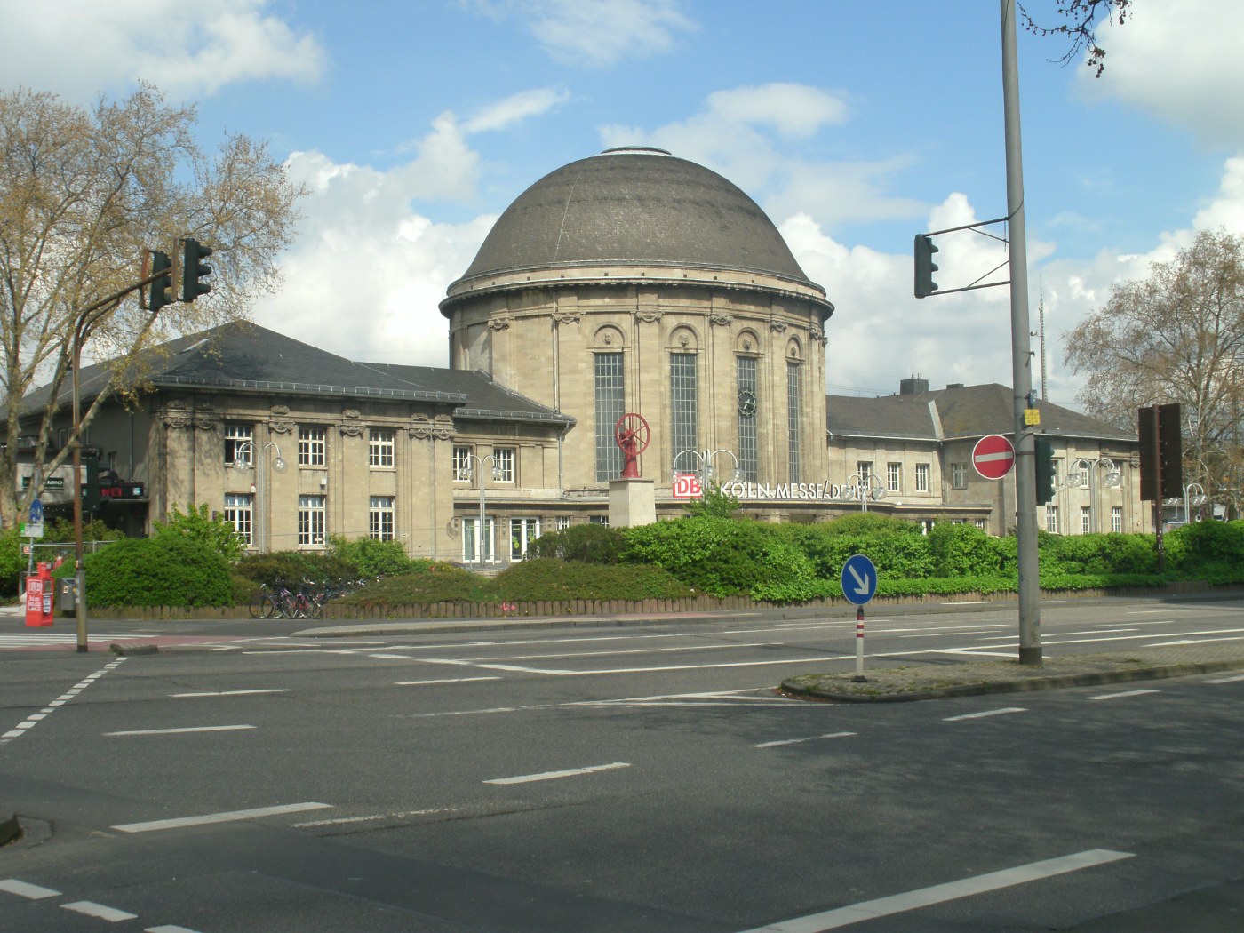 Empfangsgebäude Köln Messe/Deutz