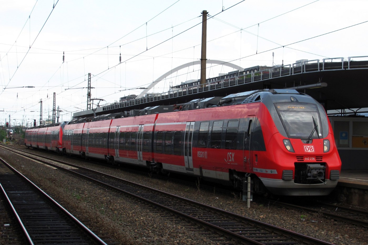 Rhein-Sieg-Express in Köln Messe/Deutz
