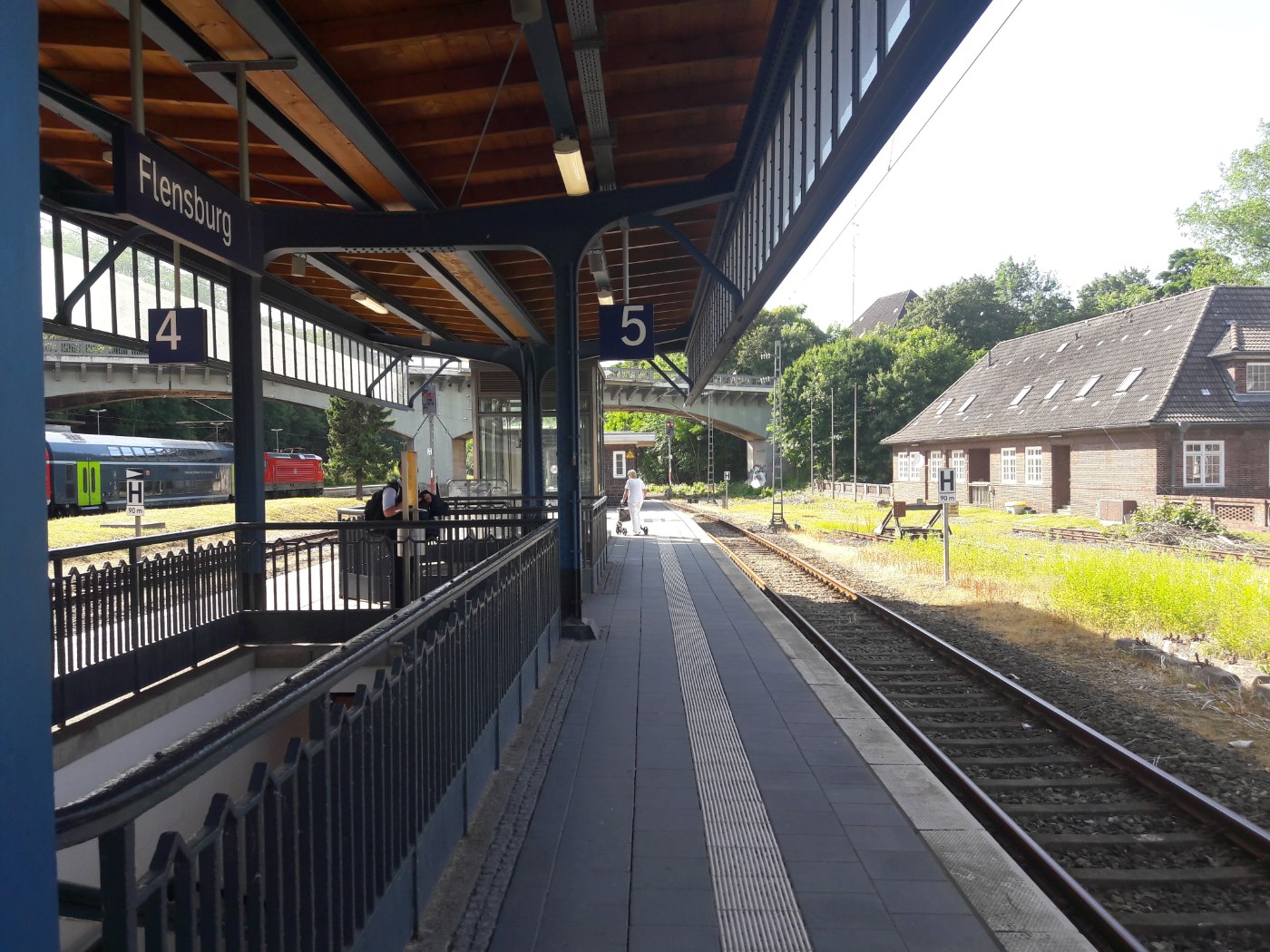 Bahnsteige 4 und 5 im Bahnhof Flensburg