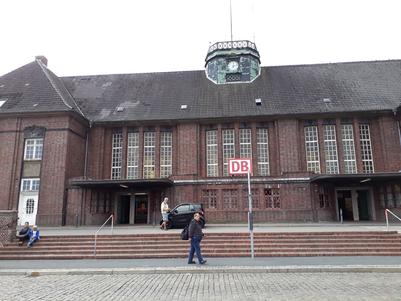 Zugang zum Bahnhof Flensburg
