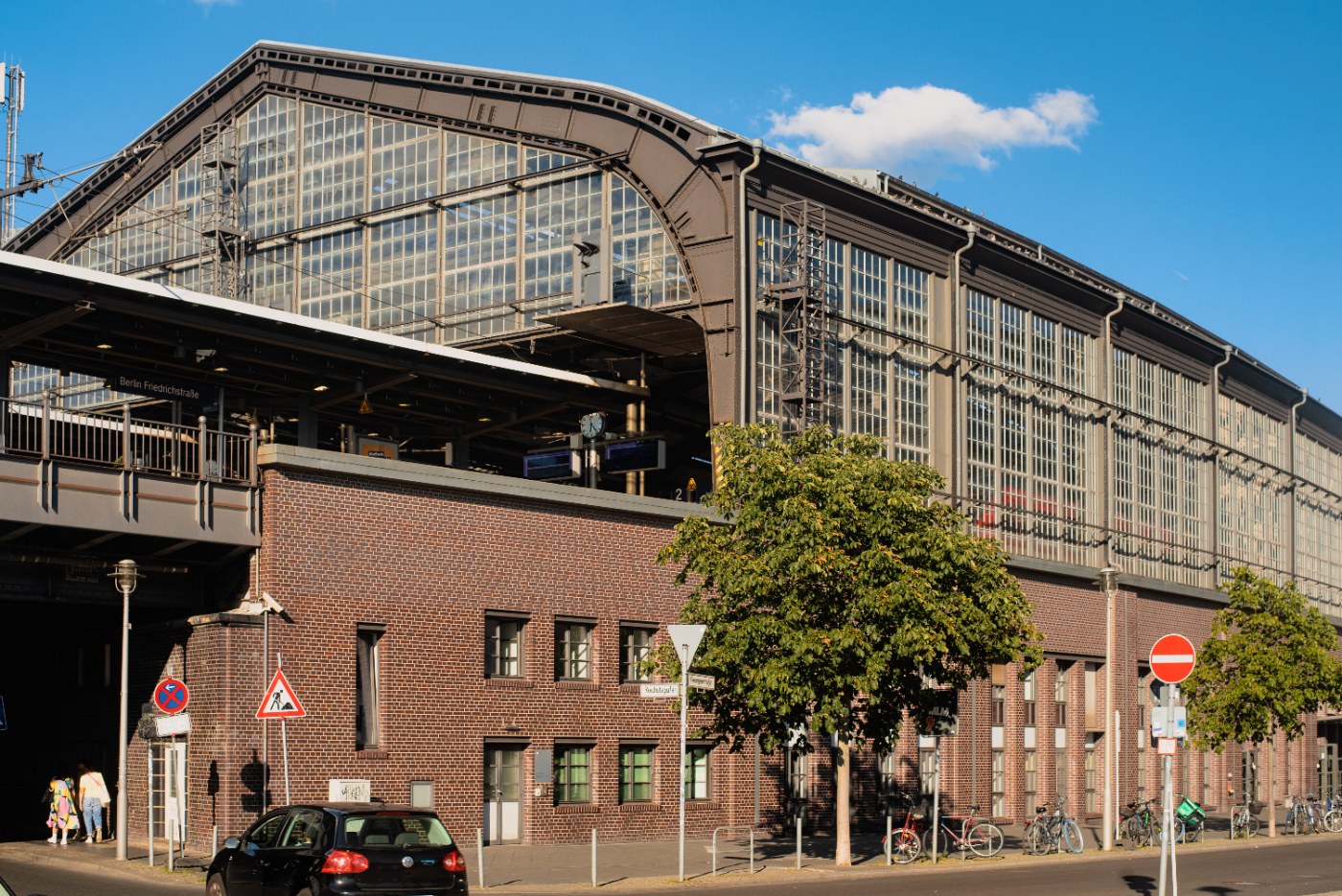 Bahnsteighalle Friedrichstraße