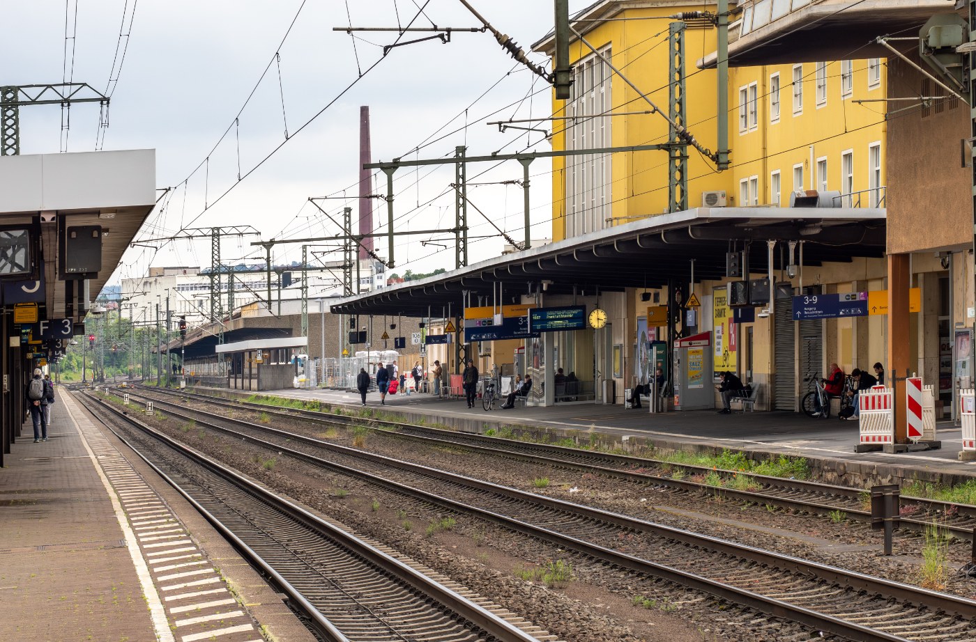Gleise und Bahnsteige am Bahnhof Fulda