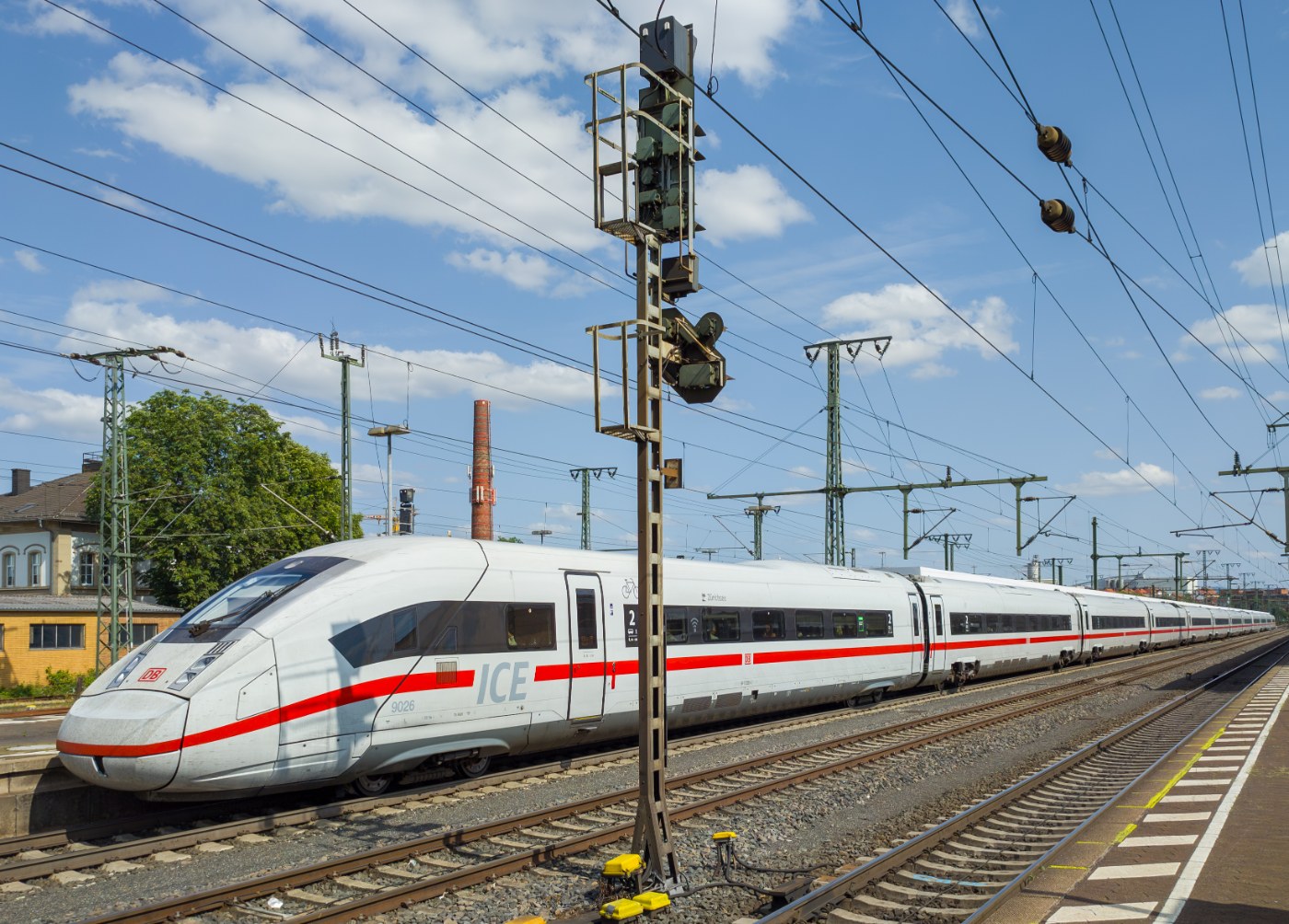 ICE am Bahnhof Fulda