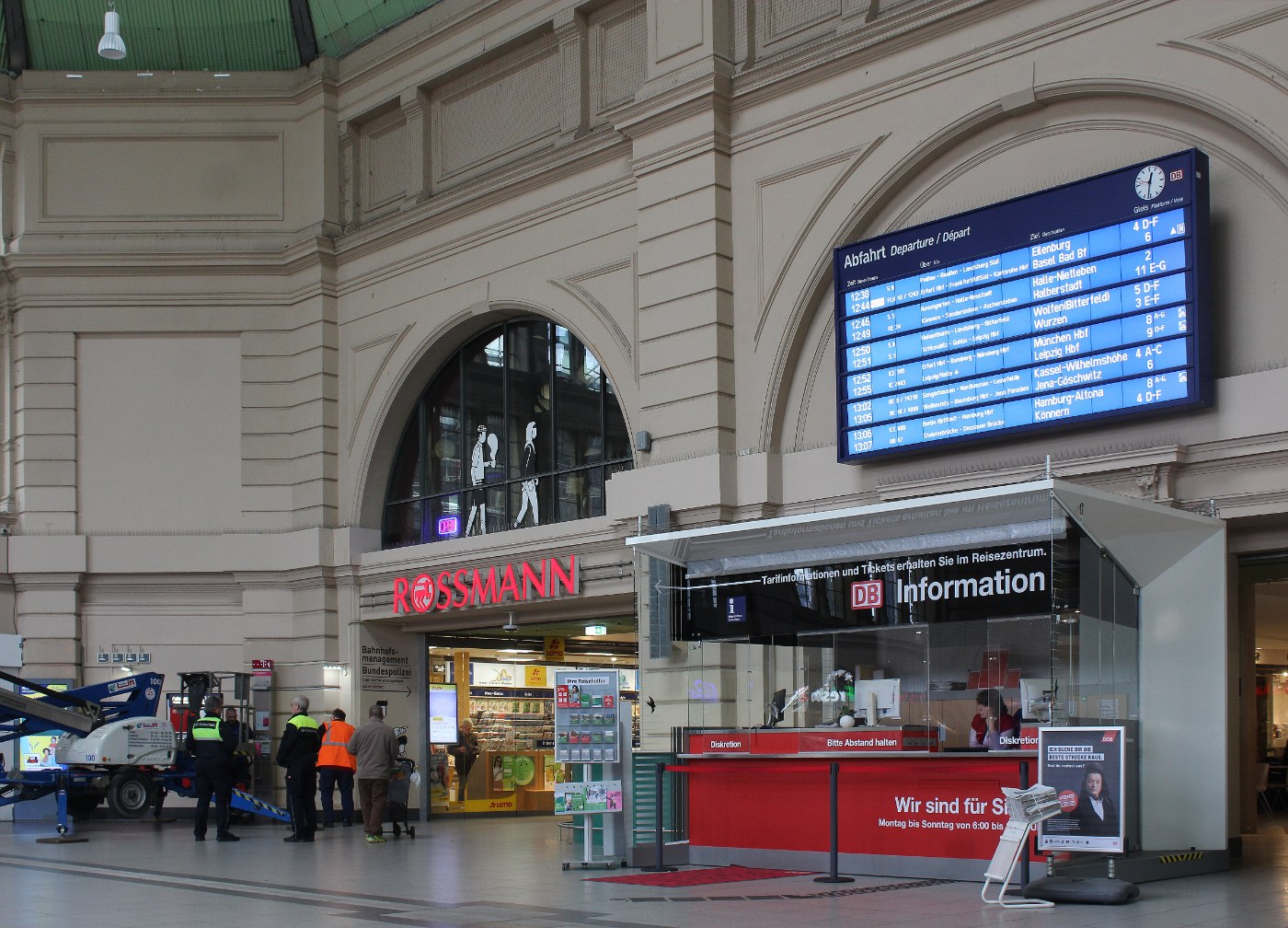 Empfangshalle im Hauptbahnhof Halle