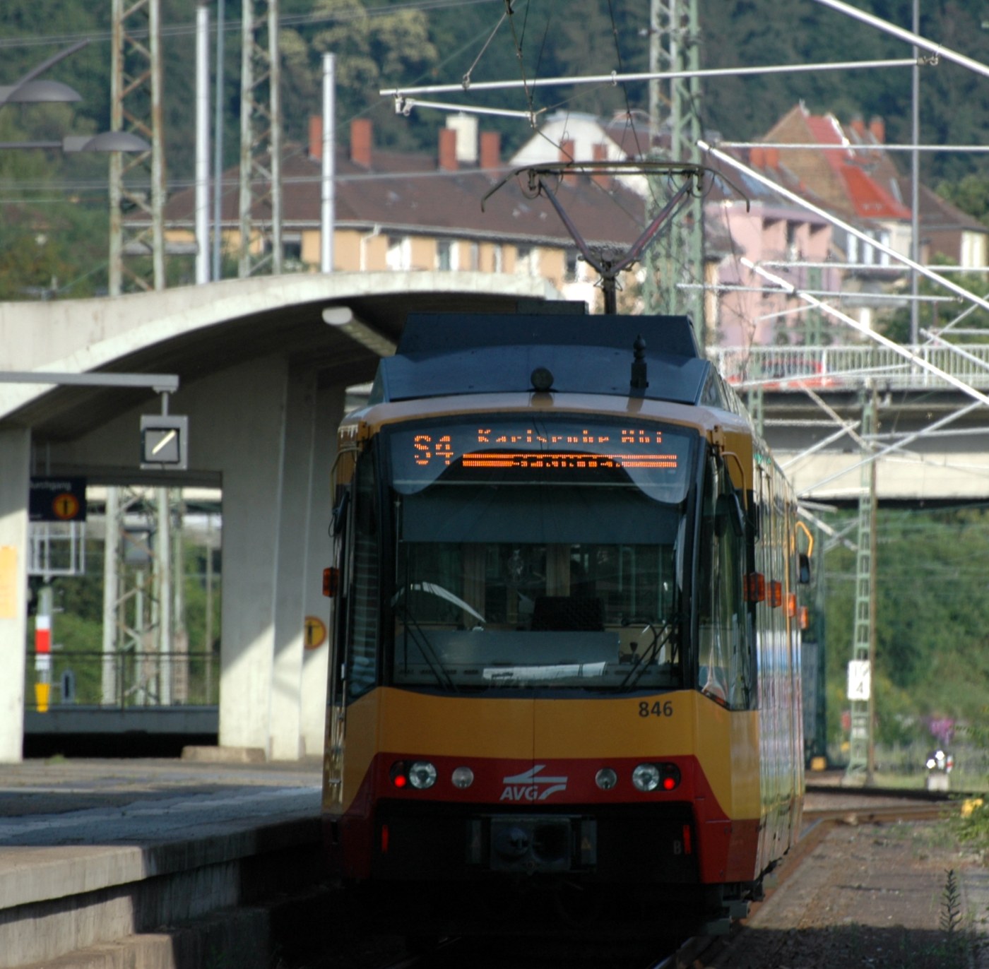 Straßenbahn am Heidelberger Hauptbahnhof
