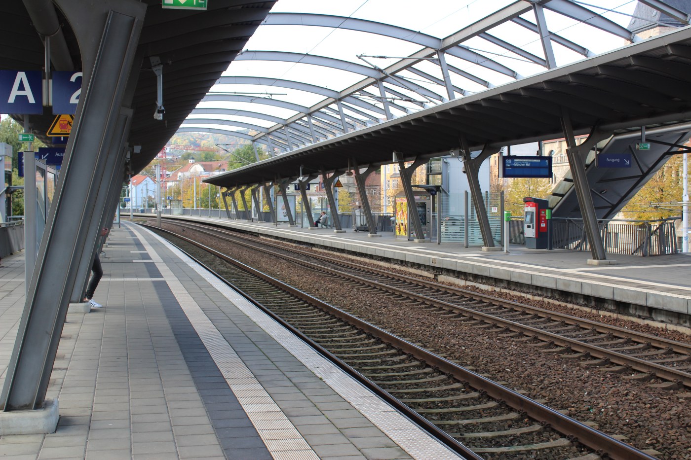 Bahnsteige am Bahnhof Jena Paradies