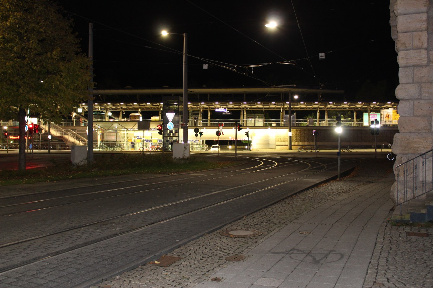 Bahnhof Jena Paradies, Gebäude
