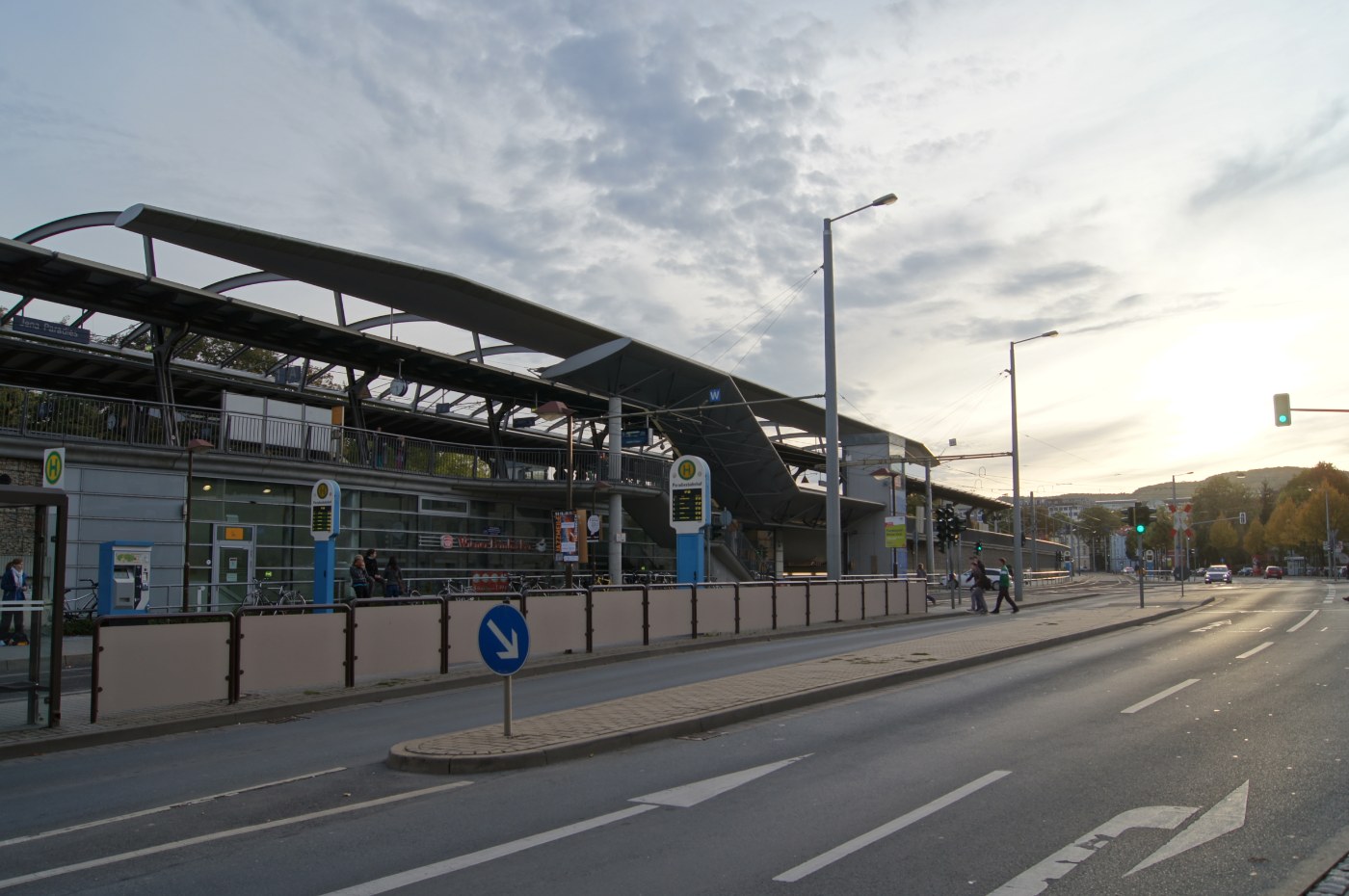 Bahnsteig am Bahnhof Jena Paradies