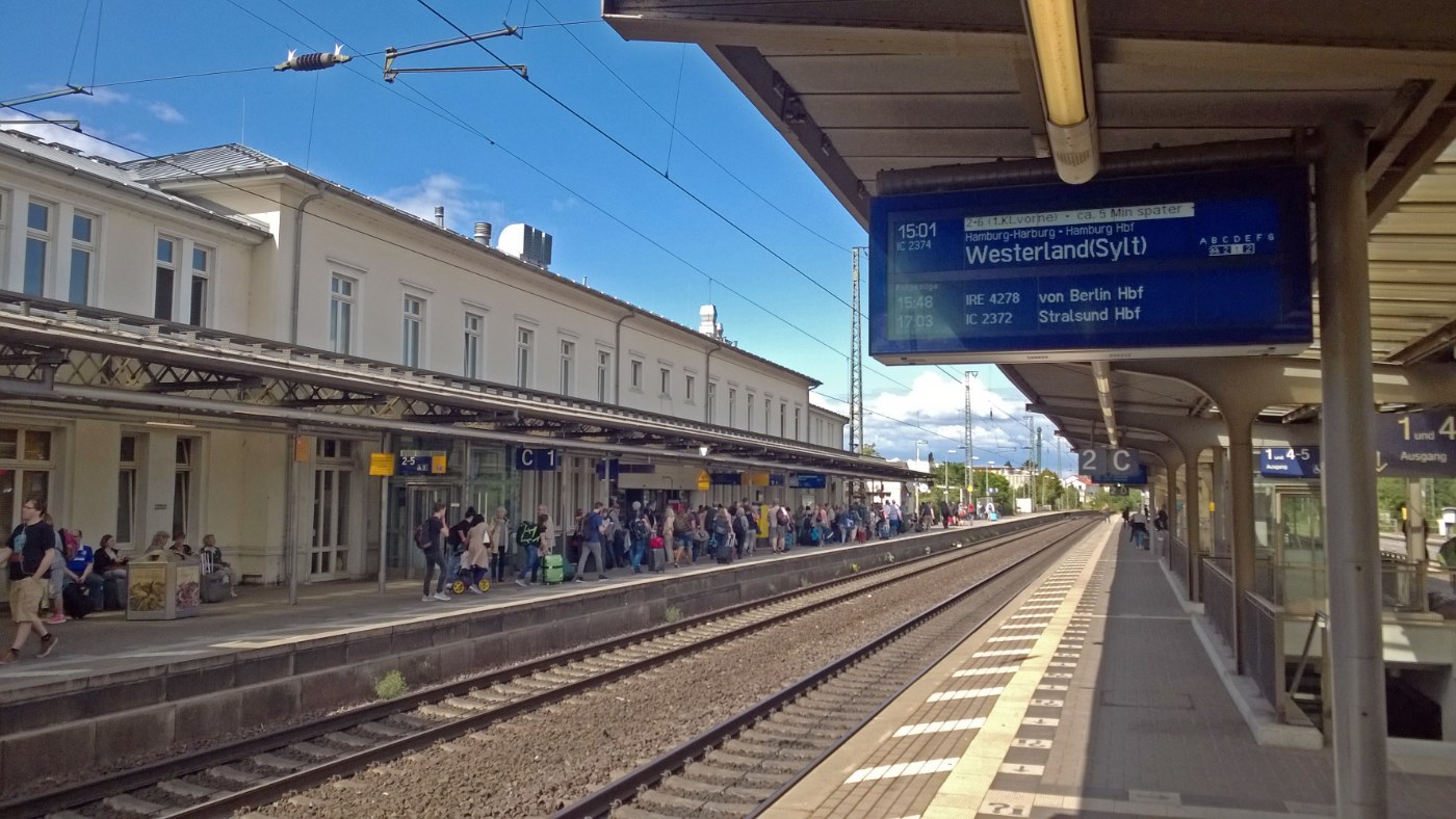 Bahnsteig Gleis 1–2 in Lüneburg