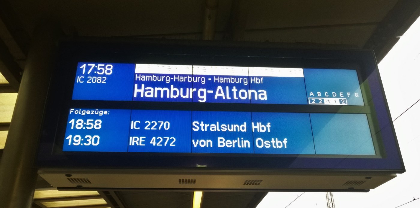Zuganzeiger im Bahnhof Lüneburg