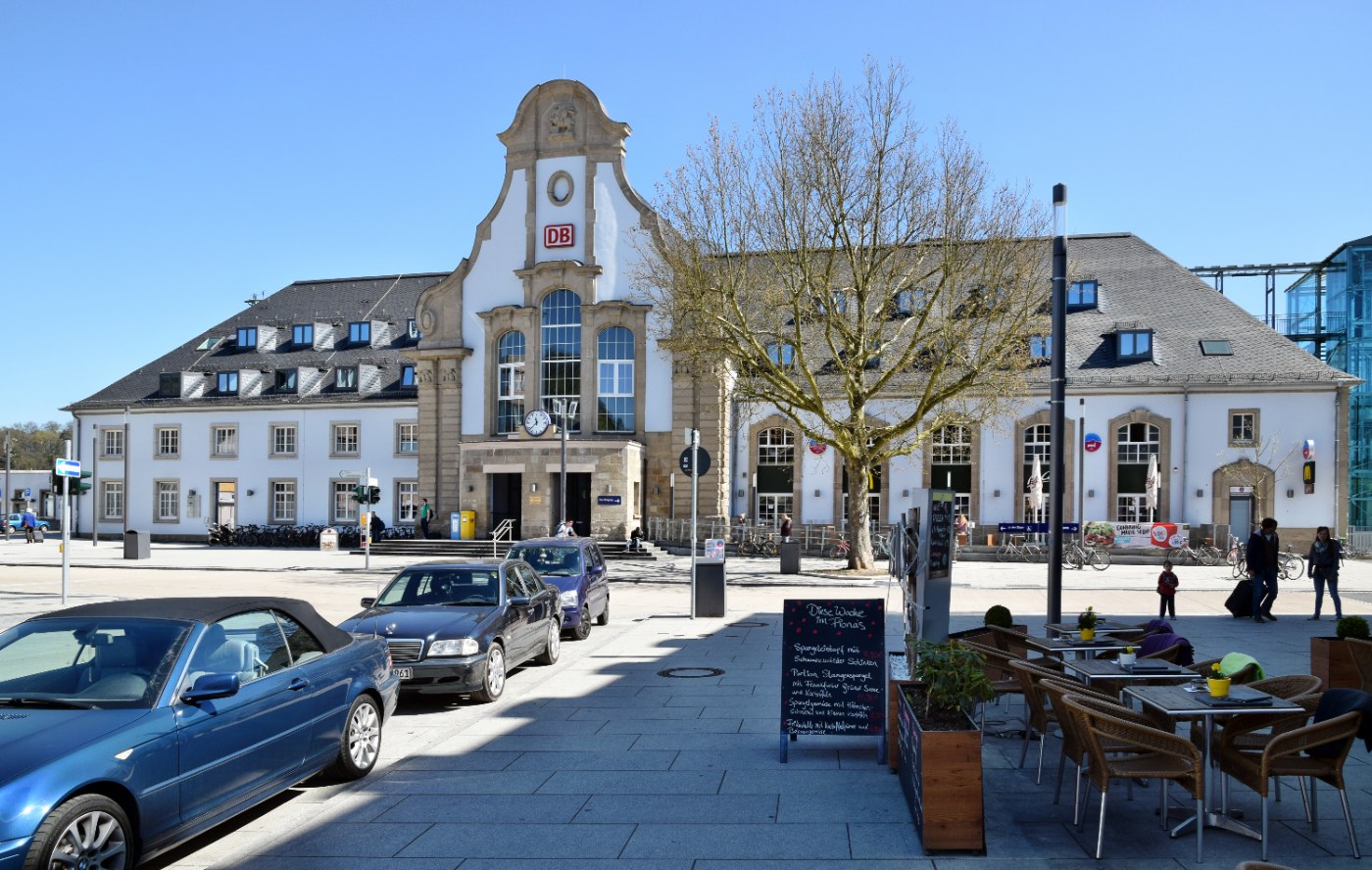Empfangsgebäude des Bahnhofs Marburg