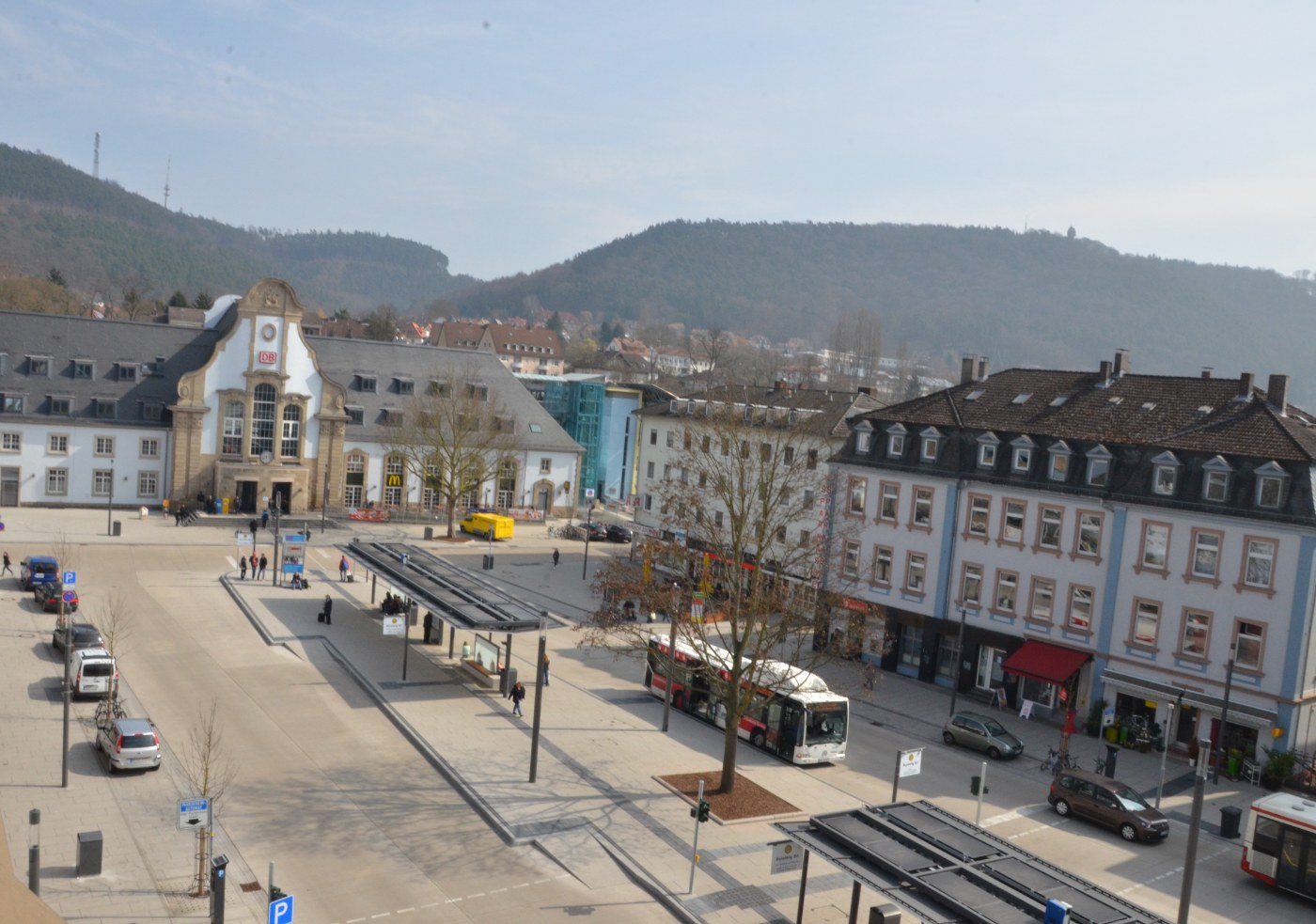 Bahnhofsvorplatz in Marburg