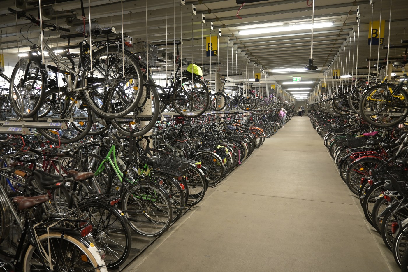 Innenraum der Radstation in Münster