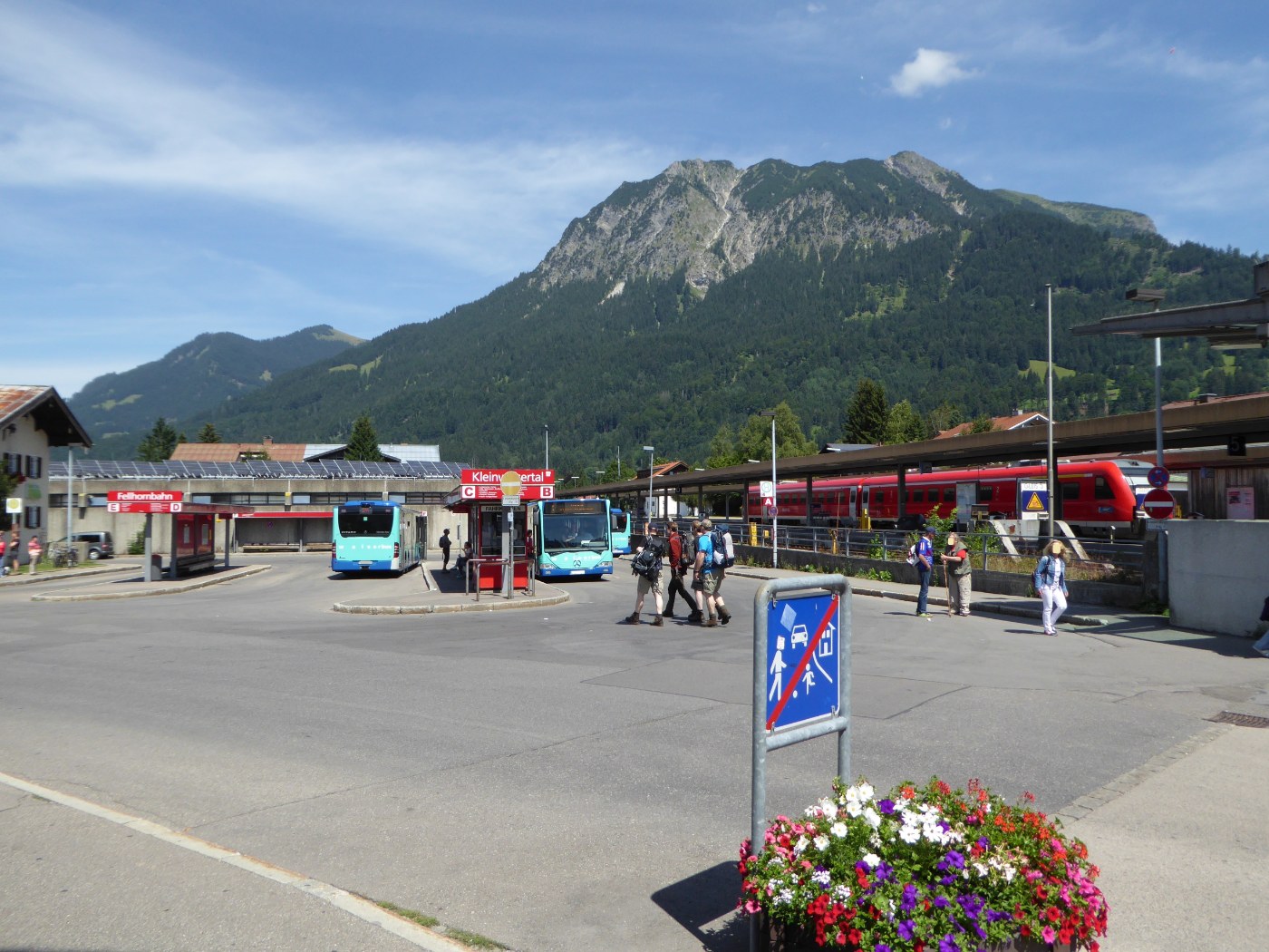 Bahnhof Oberstdorf mit Solaranlage