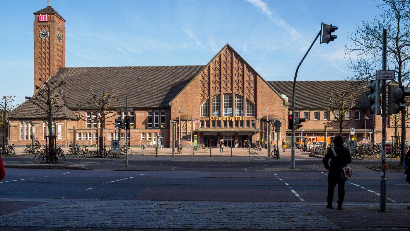 Oldenburger Hauptbahnhof, Außenansicht 2023